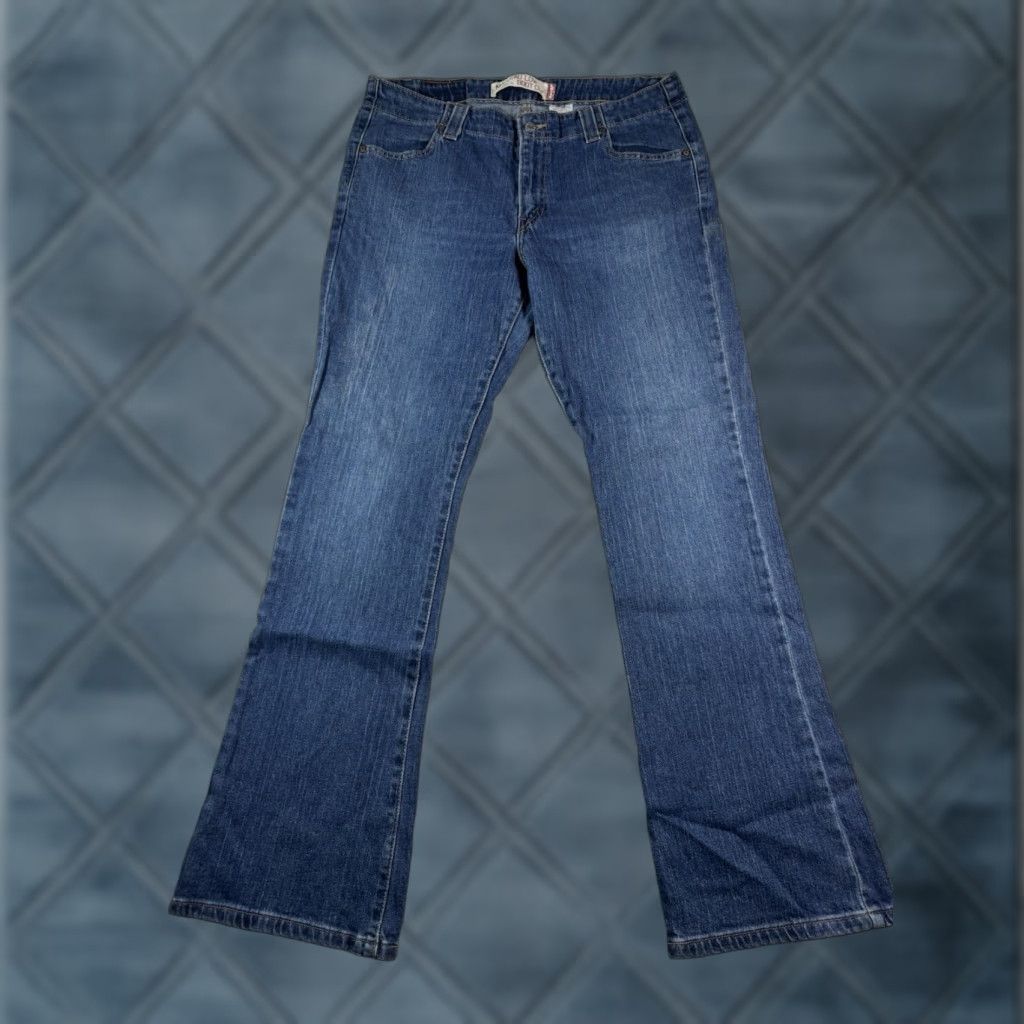 Levi's VINTAGE Levi's Jeans 525 Women’s Size 14 M Nouveau Low Boot Cut Blue Denim 1990s Women Size 36" / US 14 / IT 50 - 1 Thumbnail