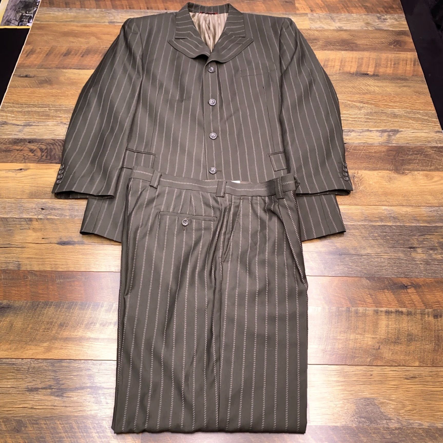 Vintage Caravelli Suit 42R 2 Piece Green Striped Polyester Viscose Formal Wedding Men Regular 2 Piece Vintage No Size 42R - 2 Thumbnail