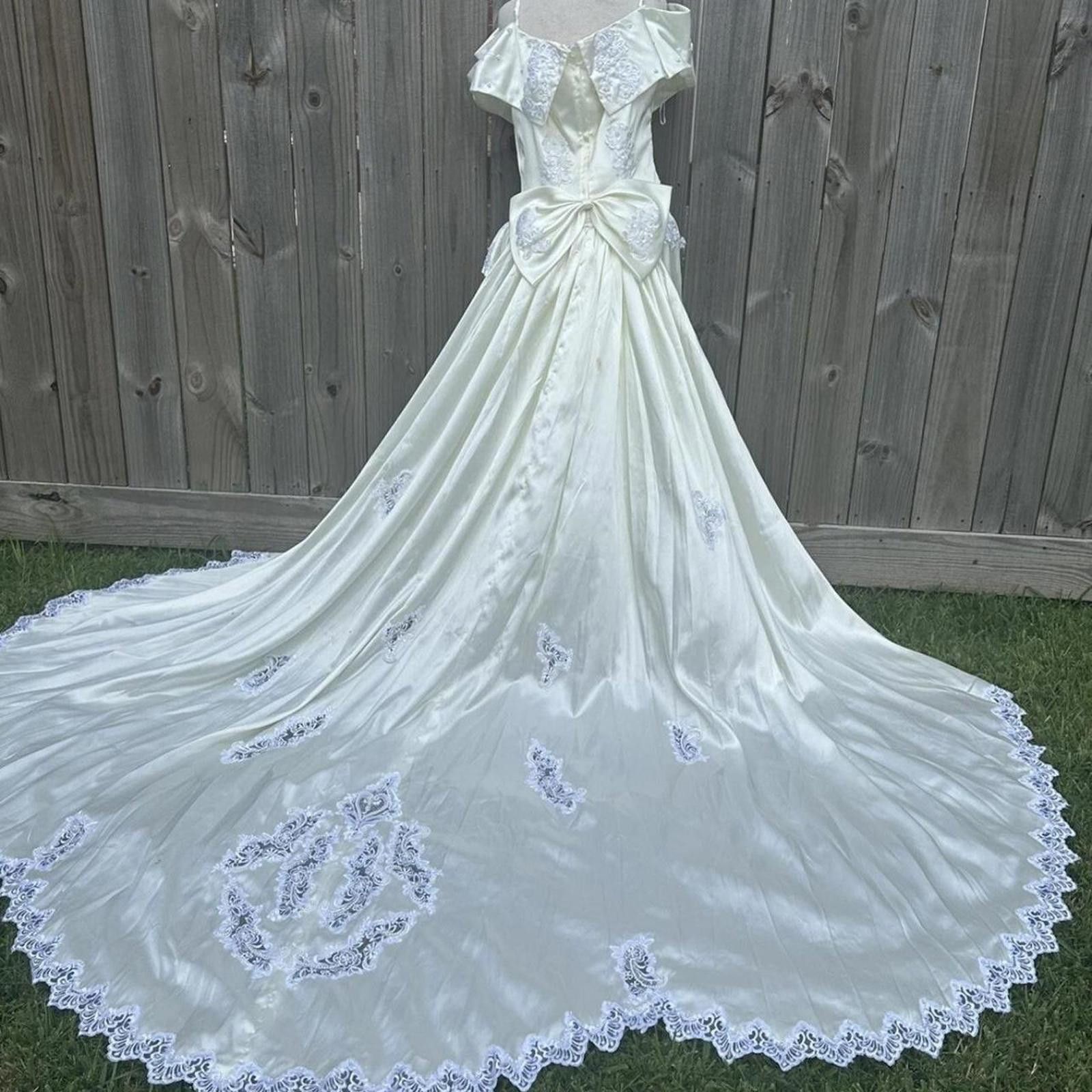 Other Cream and white vintage wedding dress Size S / US 4 / IT 40 - 2 Thumbnail