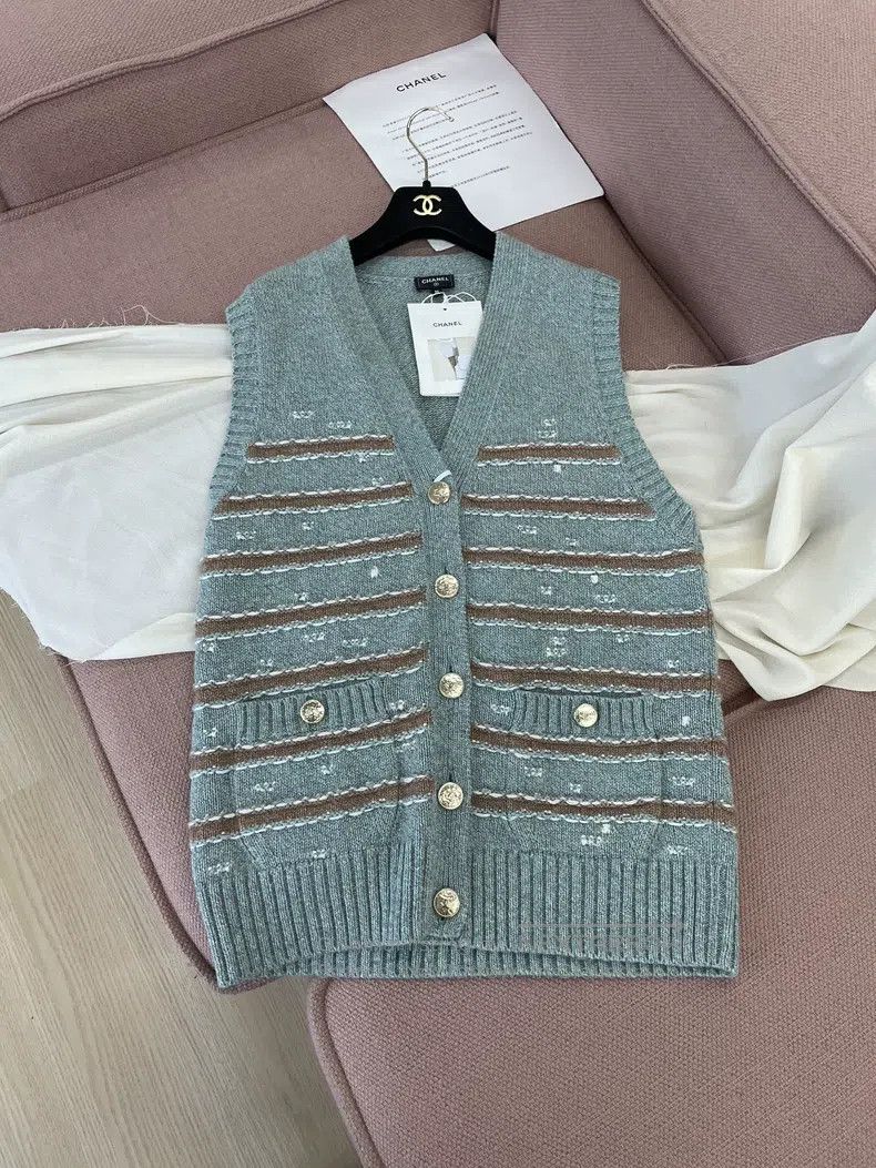 Chanel Chanel Green coffee color-blocked striped cashmere knitted Size XS / US 0-2 / IT 36-38 - 1 Thumbnail