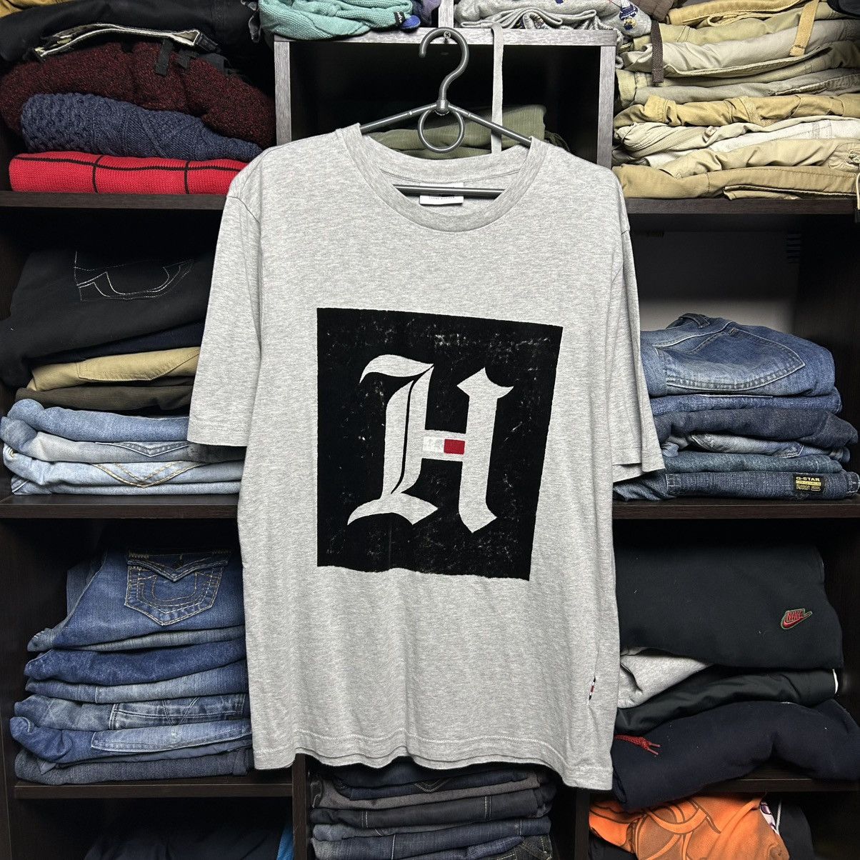 Tommy Hilfiger Mens Tommy Hilfiger Lewis Hamilton big logo designer tee Size US L / EU 52-54 / 3 - 1 Thumbnail
