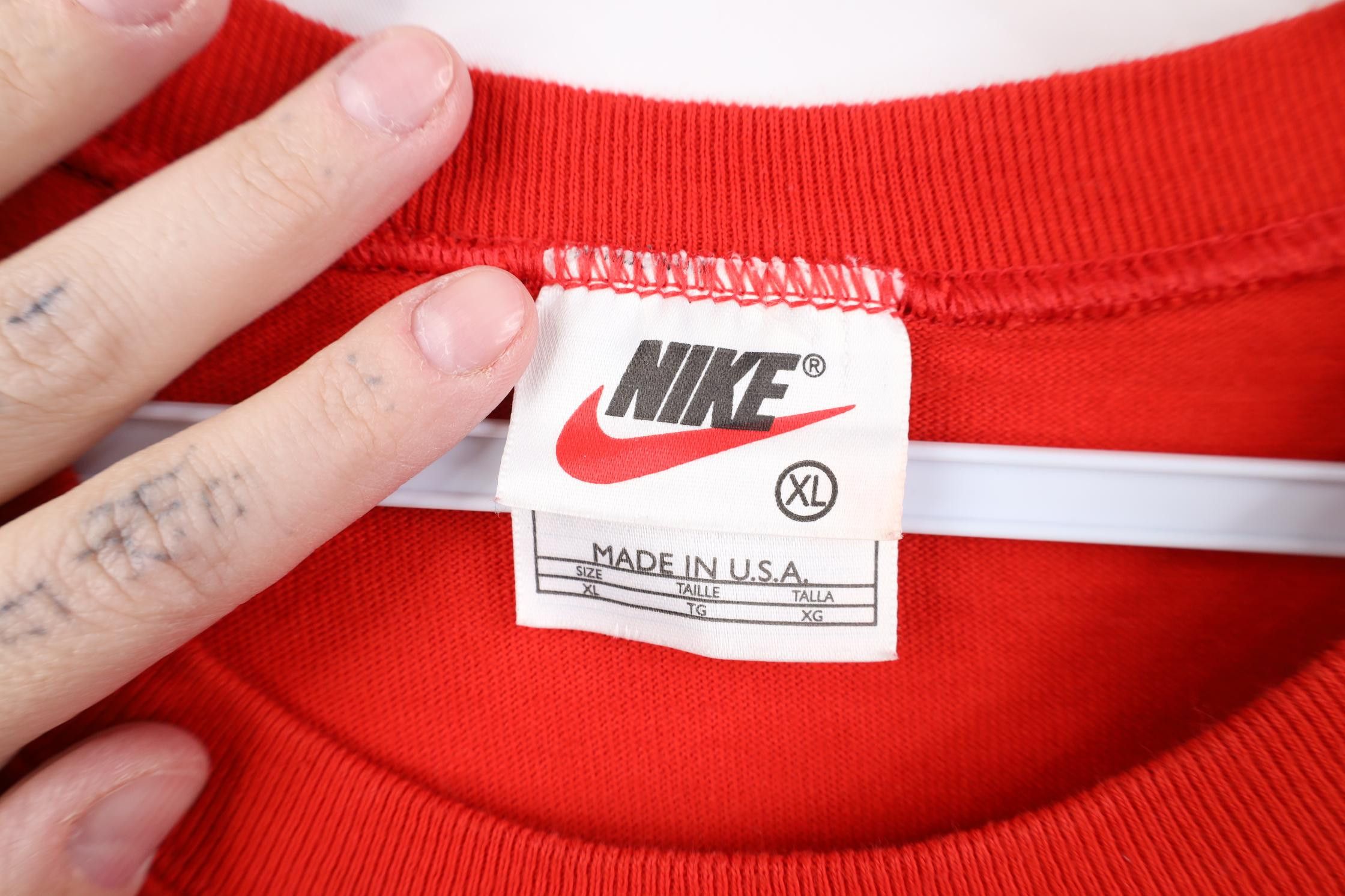 Nike Vintage 90s Nike Scott Center Swoosh Muscle T-Shirt Red USA Size US L / EU 52-54 / 3 - 7 Thumbnail