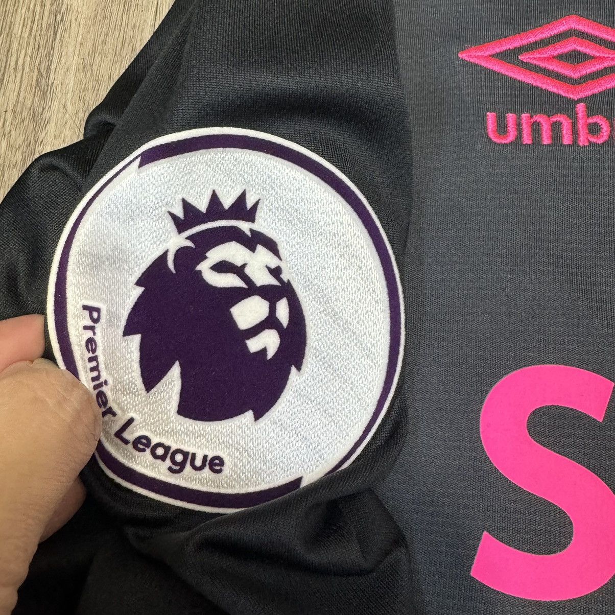 Umbro Everton 18/19 Longsleeves away shirt #10 Sigudsson Size US S / EU 44-46 / 1 - 5 Thumbnail