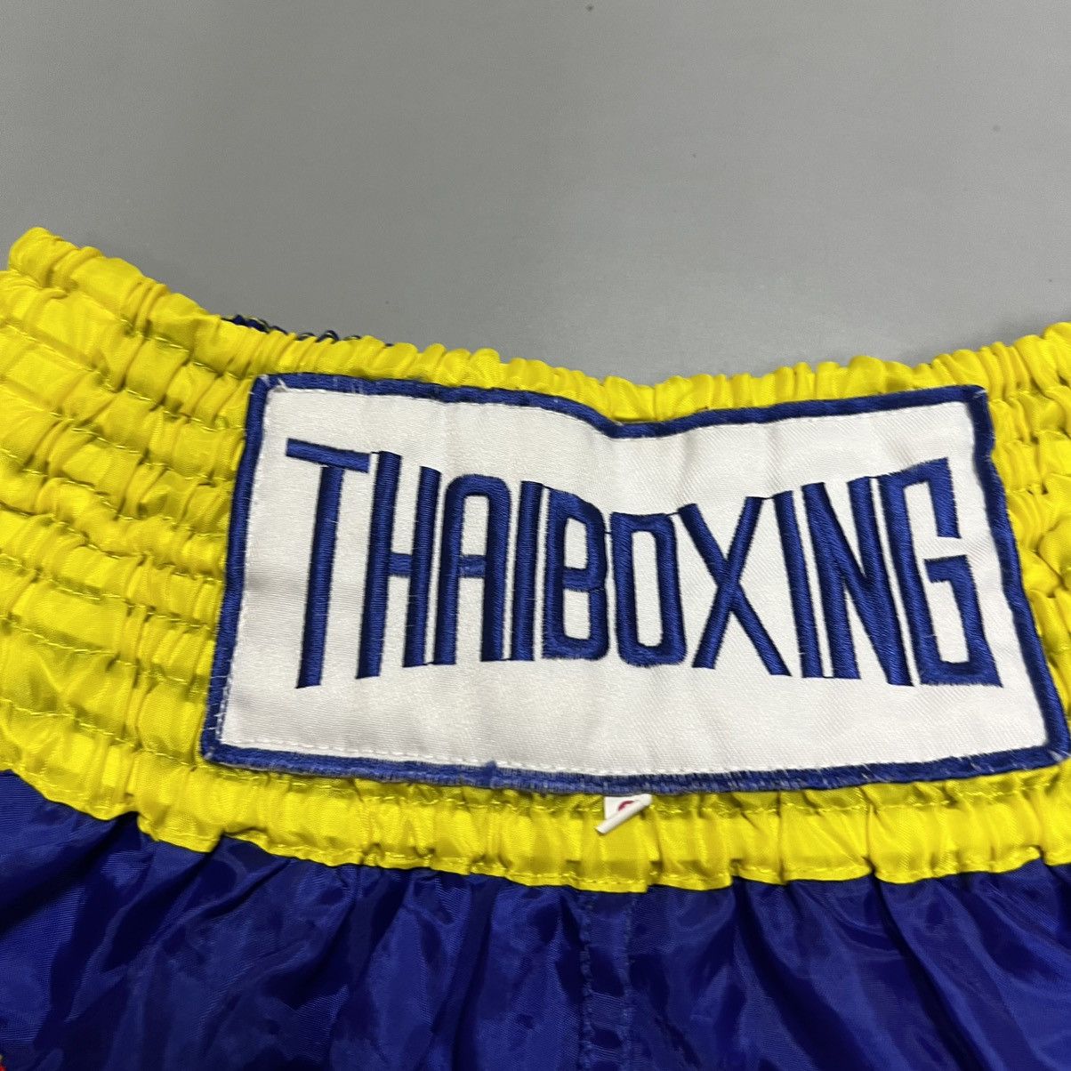 Japanese Brand VINTAGE MUAY THAI BOXING SPORT QUALITY LIGHT SHORTS Size US 30 / EU 46 - 8 Thumbnail