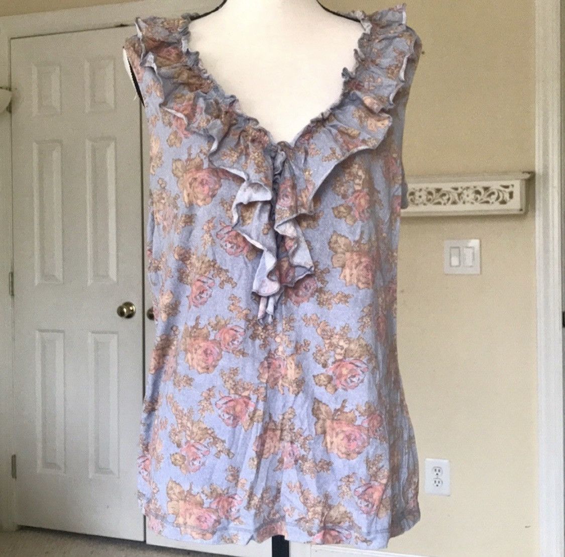 Ralph Lauren VINTAGE RALPH LAUREN FLORAL RUFFLE EMBROIDERED TANK TOP Size L / US 10 / IT 46 - 1 Thumbnail