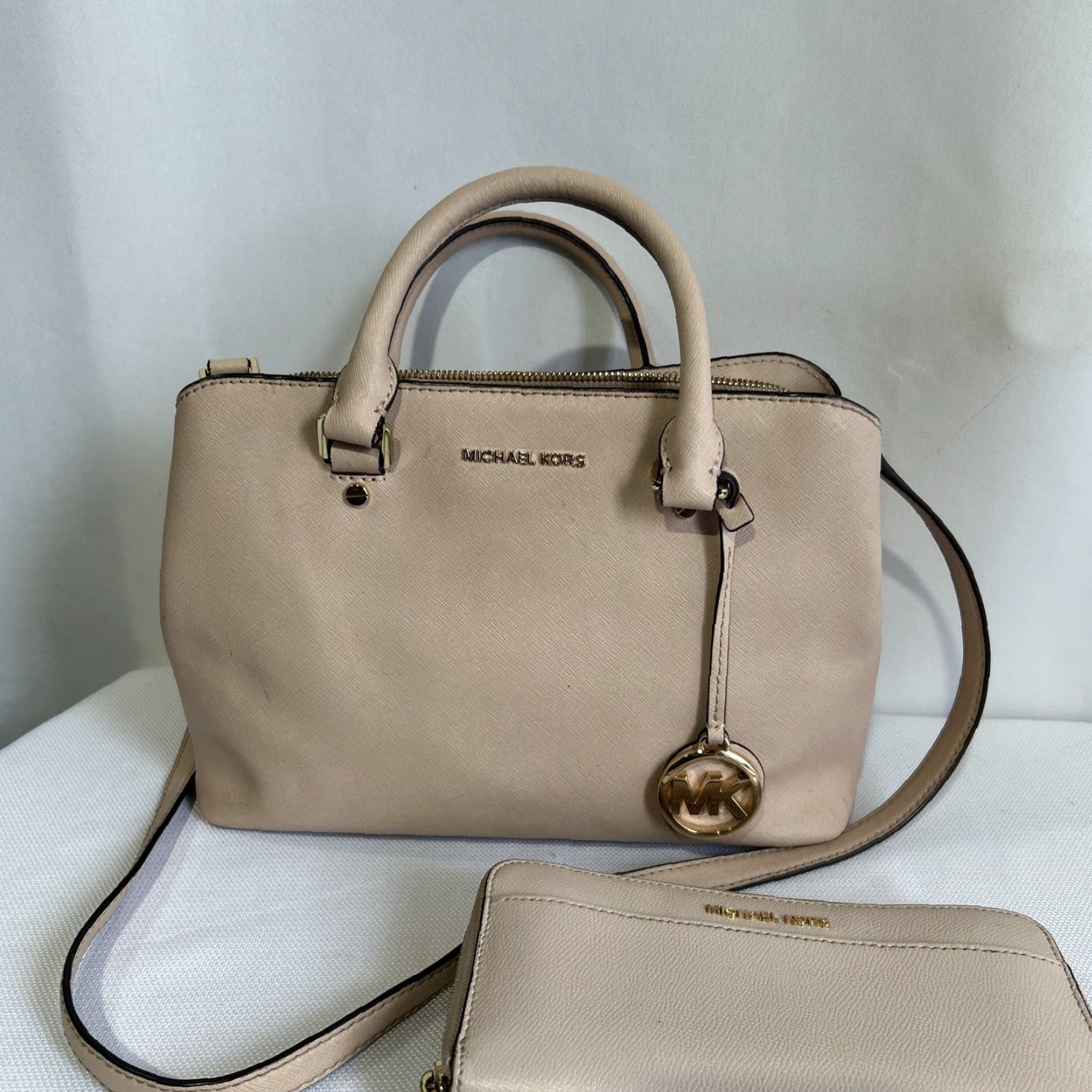 Michael Kors Michael Kors Savannah Saffiano Leather Bag Pink With Wallet Satchel Cross-Body Adjustable Strap Womens Medium Gray Leather Bag Charm Wallet Set) Size ONE SIZE - 2 Thumbnail