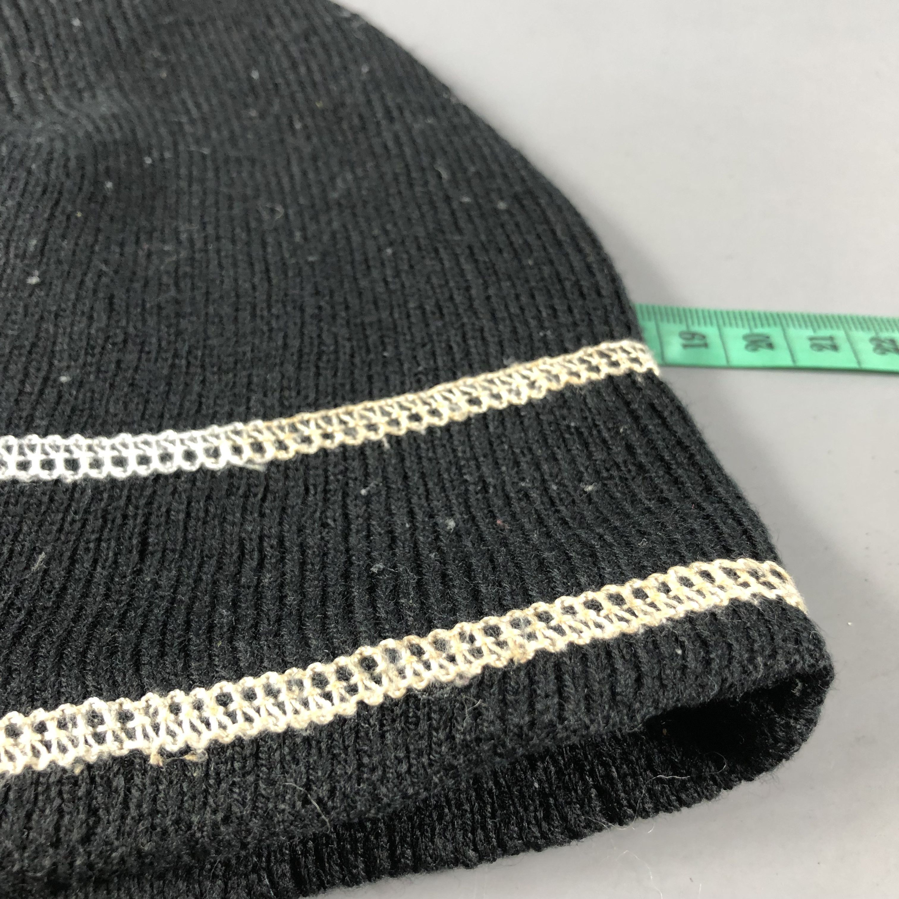 Under Armour Under Armour Beanie Snowcap Snow Hat B797 Size ONE SIZE - 10 Thumbnail