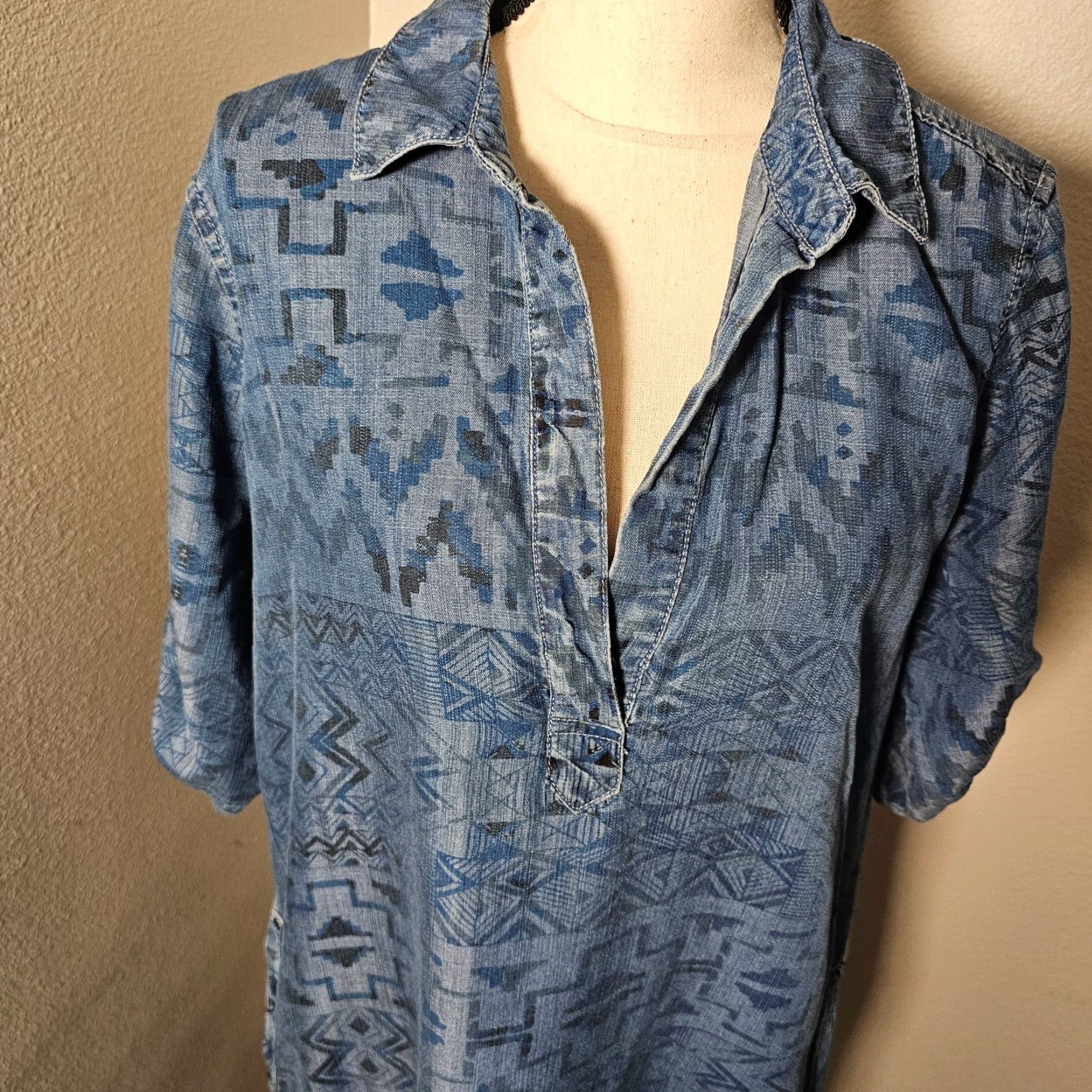 Vintage PHILOSOPHY SHIRT DRESS Women L Blue Chambray Aztec Print Geometric Knee Length Short Sleeve Roll Tab Size L / US 10 / IT 46 - 2 Thumbnail