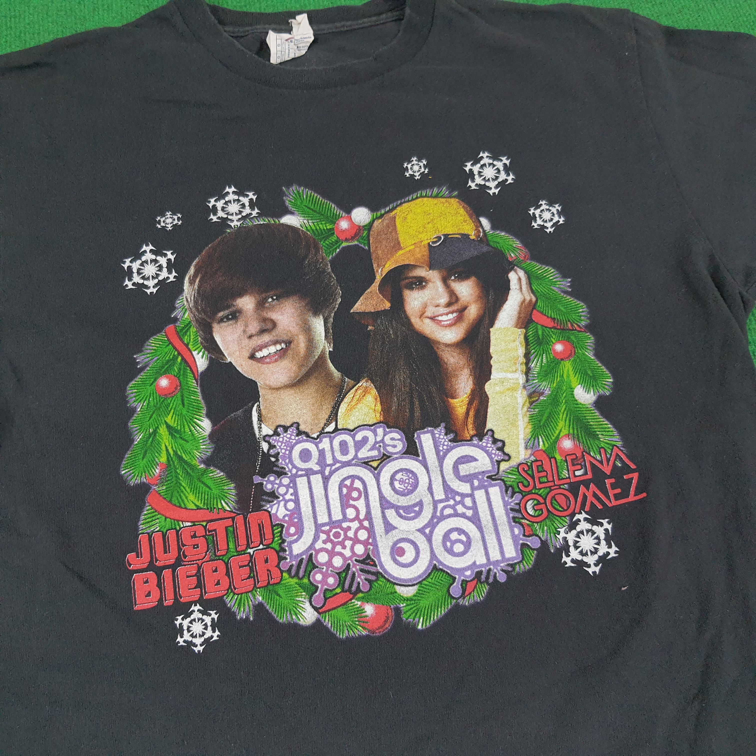 Band Tees Vintage Justin Bieber and Selena Gomez Christmas T-shirt Size US M / EU 48-50 / 2 - 2 Thumbnail