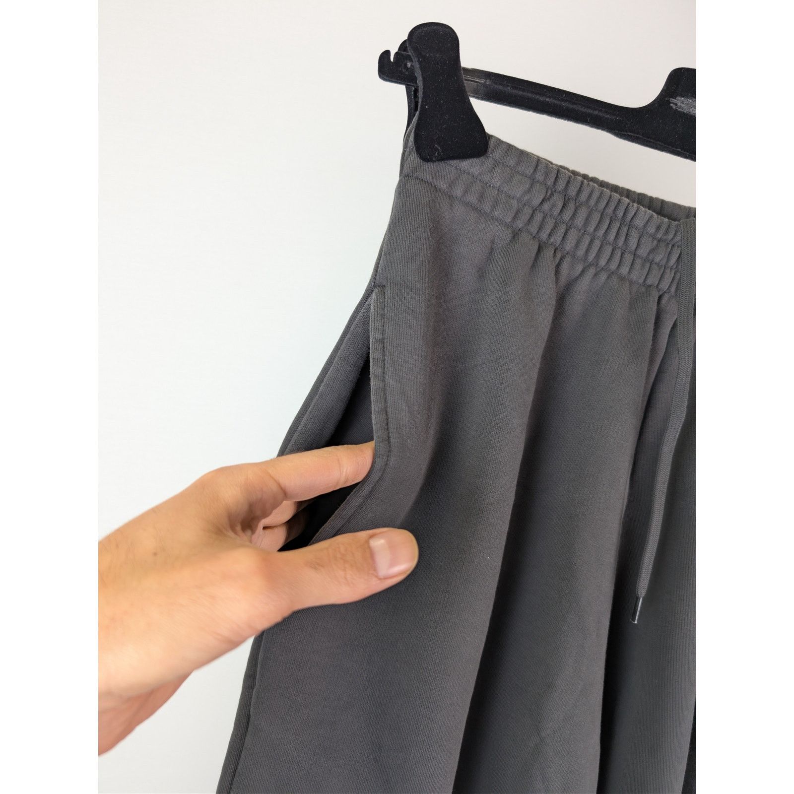 Balenciaga × eBay o1rshd1 Baggy Sweatpants in Wash Black Size US 26 / EU 42 - 5 Thumbnail