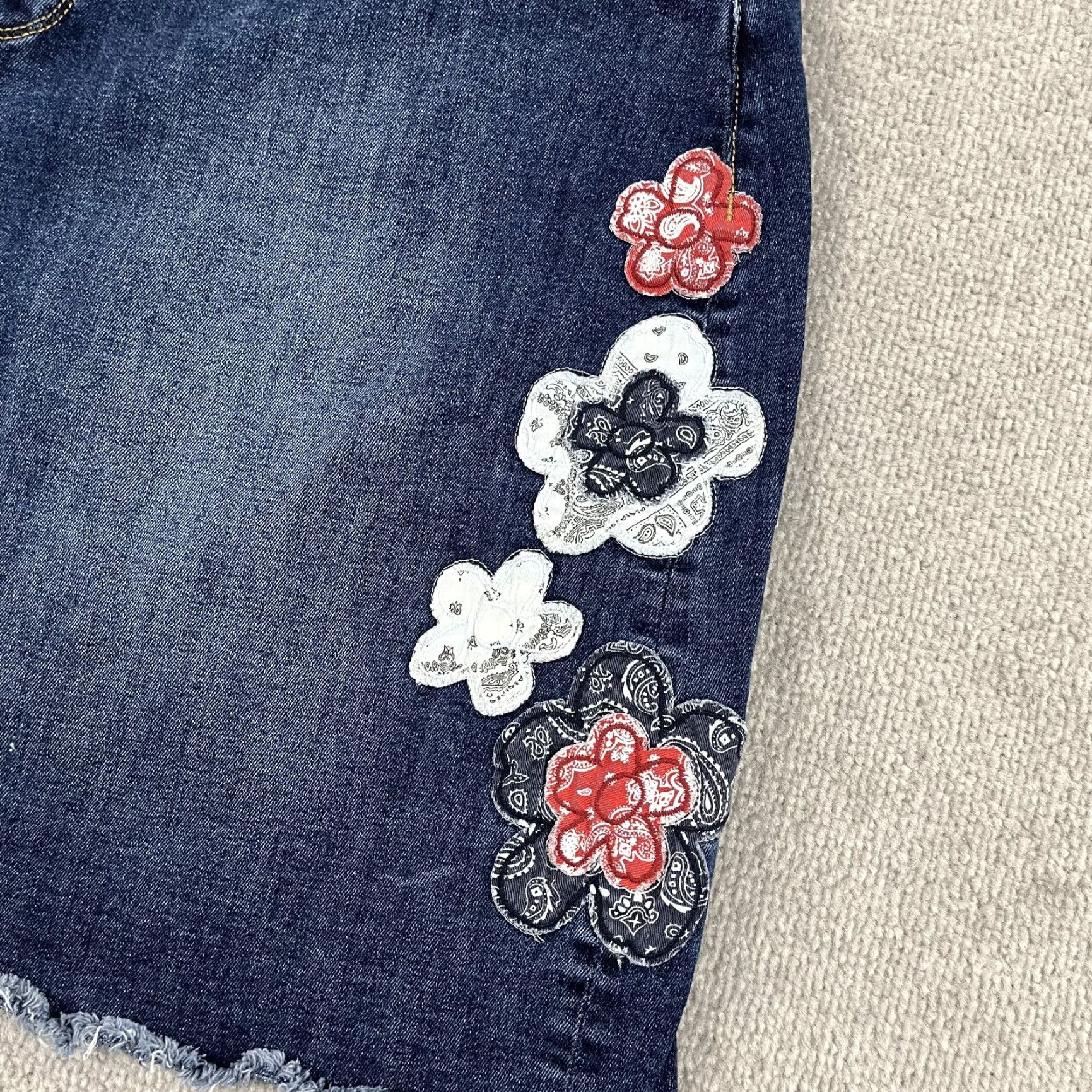 Vintage Driftwood Denim Skirt Womens 20 Blue Floral Embroidered A-Line Mini Boho Size 42" / US 20 - 5 Thumbnail