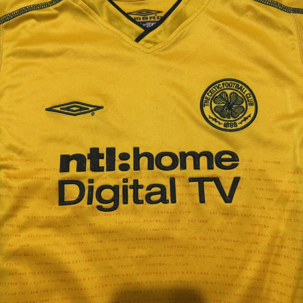Umbro × Vintage Umbro Vintage Celtic 2002/03 Away Soccer Jersey Size 6-7 Yrs Size US XXS / EU 40 - 4 Thumbnail