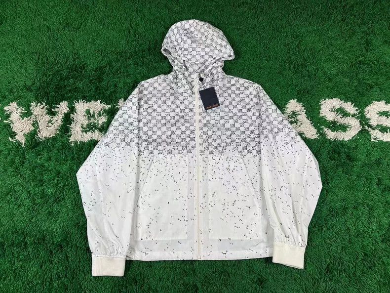 Louis Vuitton White paper airplane checkerboard small logo