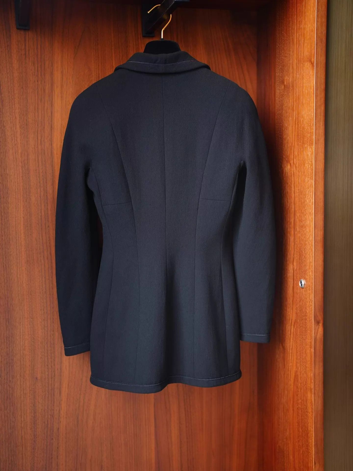Chanel Chanel 1990s Black Gold Wool Long Jacket S 36 Size S / US 4 / IT 40 - 9 Thumbnail