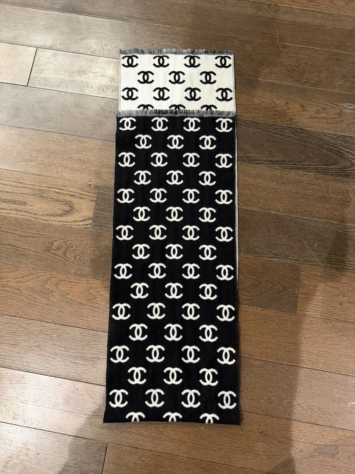 Chanel Chanel CC Reversible Scarf w/ wool & cashmere BRAND NEW Size ONE SIZE - 1 Thumbnail