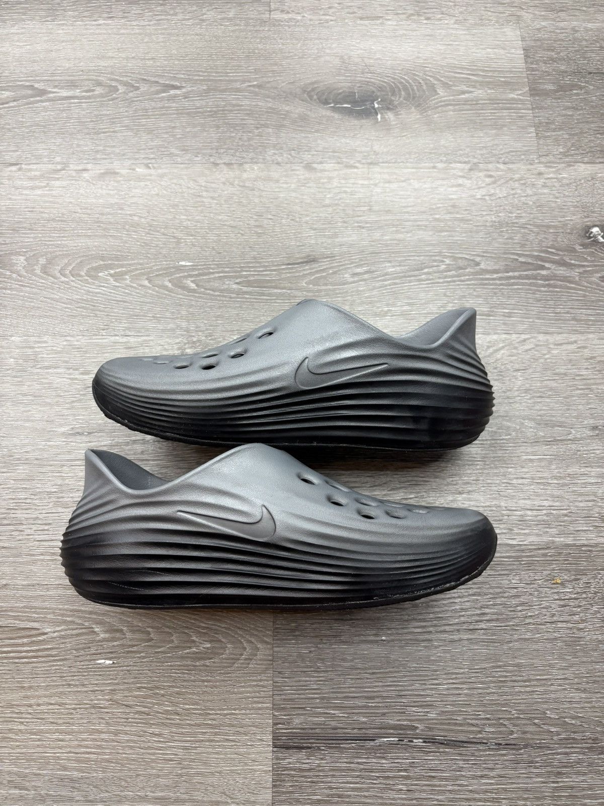Nike Nike React Rejuven8 “Black Cool Grey Volt” **PRE-OWNED** Size US 10 / EU 43 - 2 Thumbnail