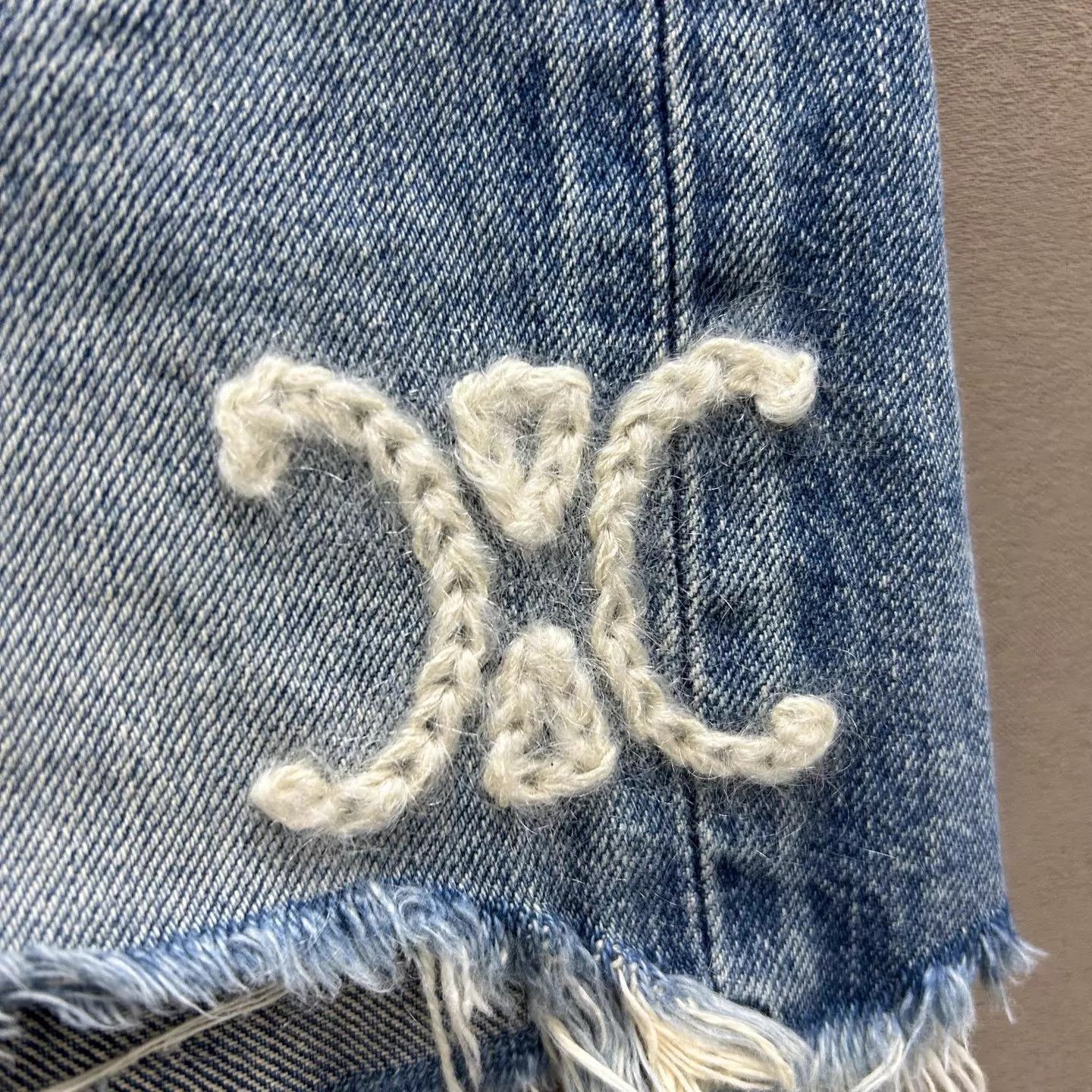 Celine Celine Embroidered Logo Denim Shorts 26 (99 New) Size 26" / US 2 / IT 38 - 3 Thumbnail