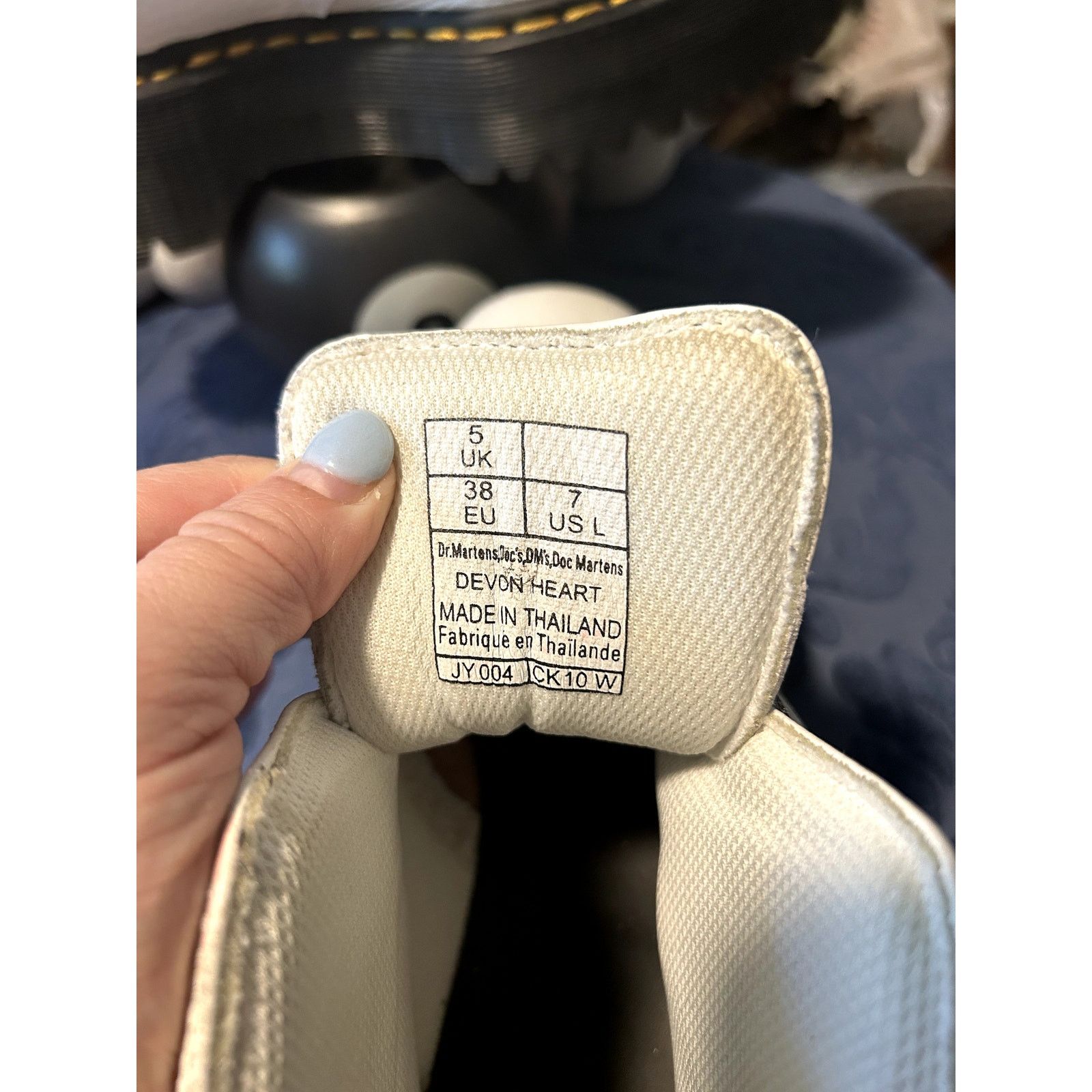Dr. Martens Dr Martens White Devon Heart size 7/EU 38 Size US 7 / IT 37 - 7 Thumbnail