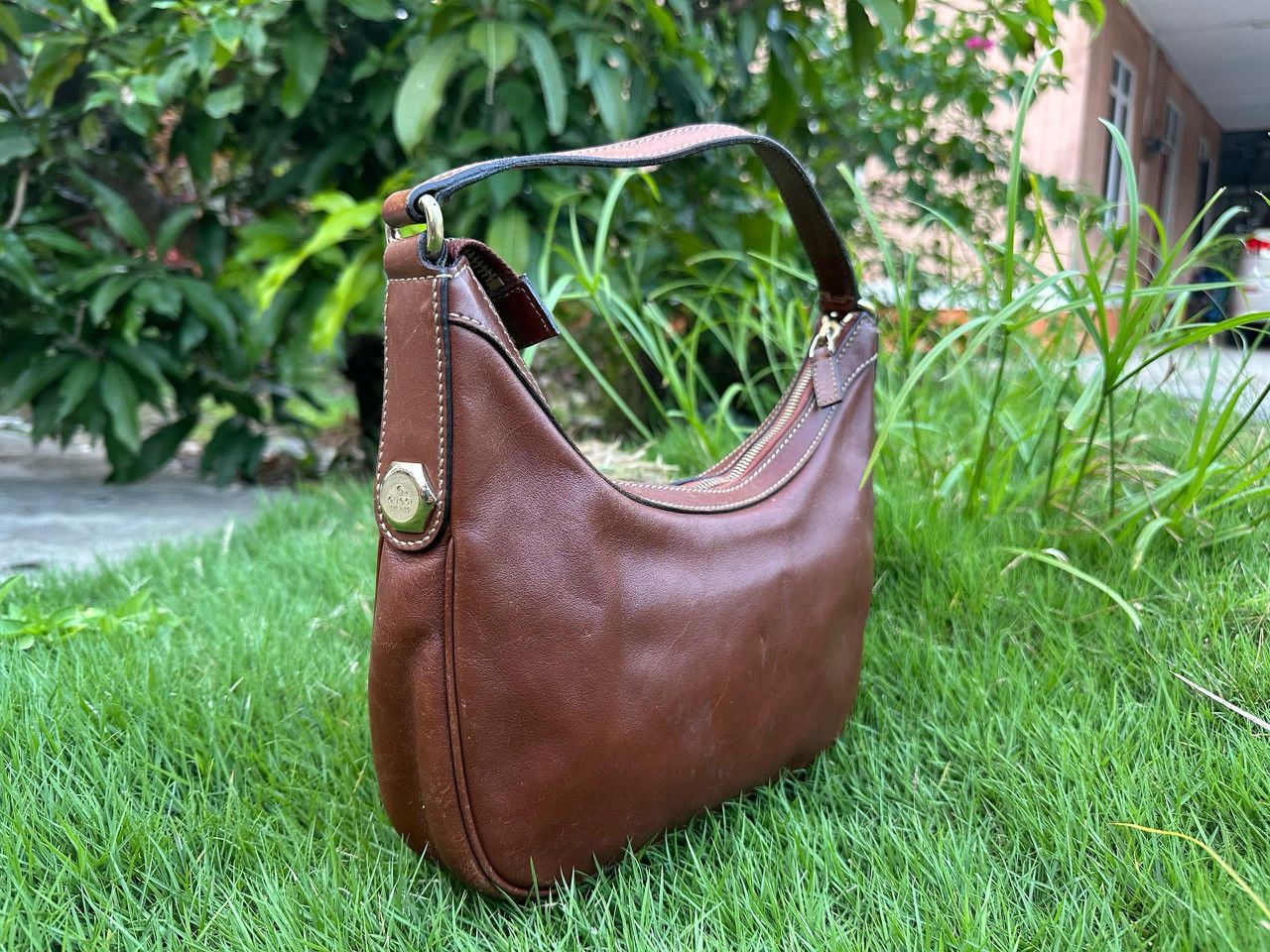 Gucci Authentic Gucci Charmy Leather Medium Hobo Bag Size ONE SIZE - 2 Thumbnail