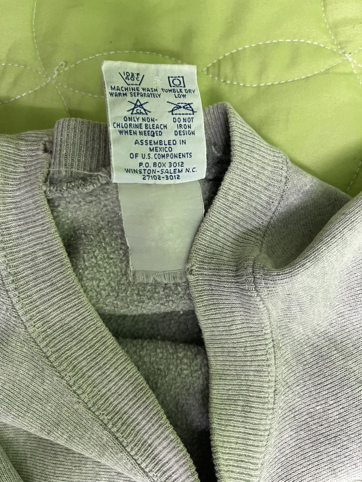 Champion Vintage Champion Reverse Weave Small Logo Grey Sweatshirt Size US M / EU 48-50 / 2 - 12 Thumbnail