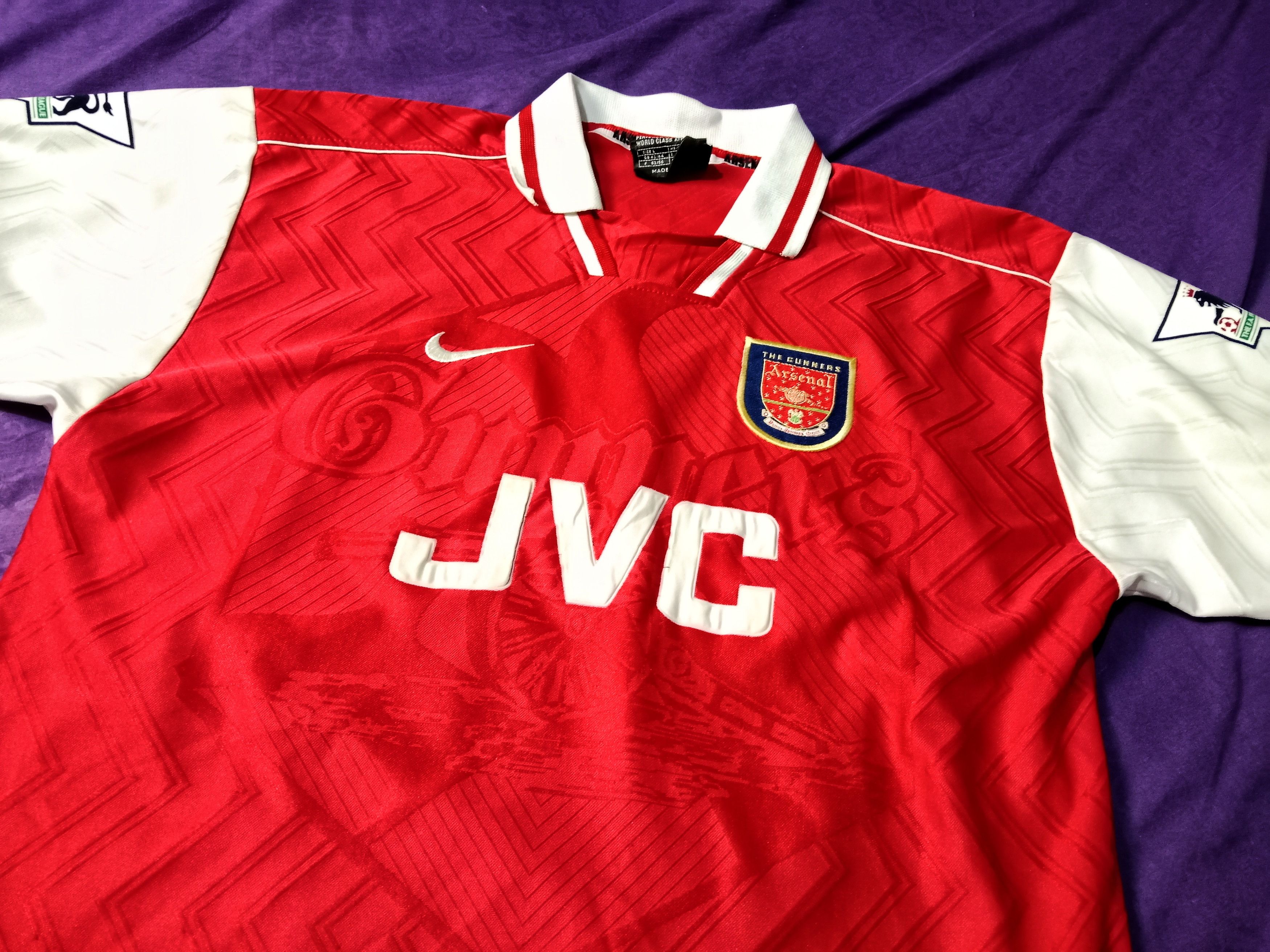 Nike Arsenal home 1996 (Bergkamp) Size US L / EU 52-54 / 3 - 4 Thumbnail