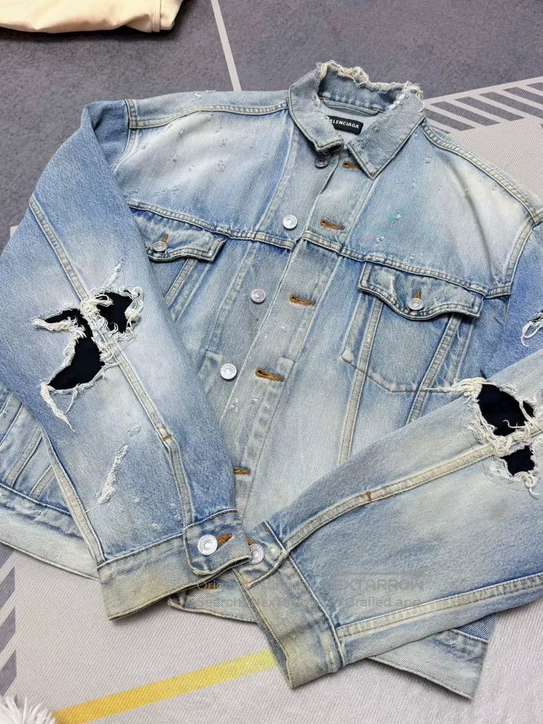 Balenciaga Balenciaga Distressed Denim Jacket Size US M / EU 48-50 / 2 - 3 Thumbnail