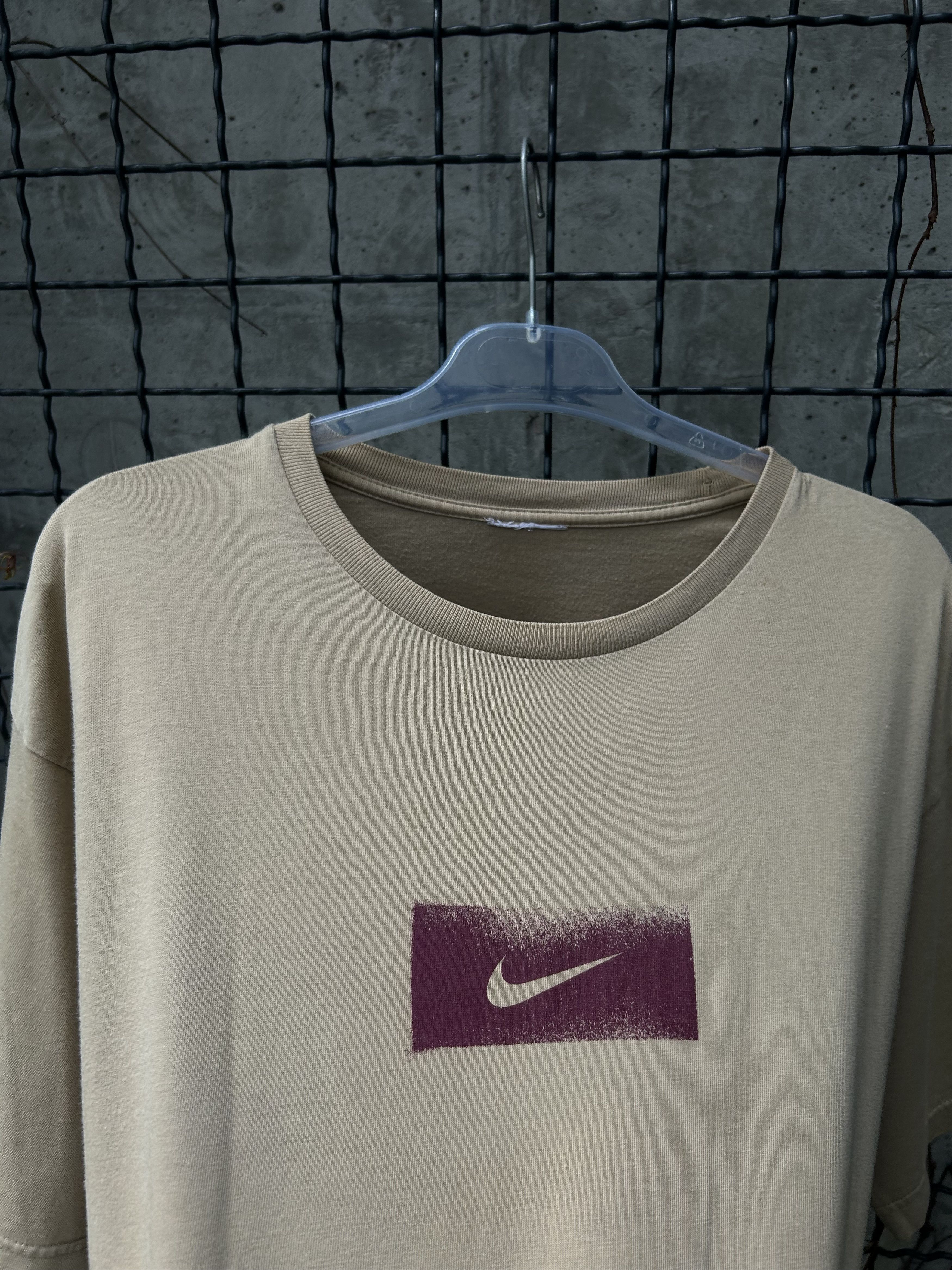 Nike Vintage 2000s Nike Graphic Streetwear T-shirt Size US XL / EU 56 / 4 - 9 Thumbnail