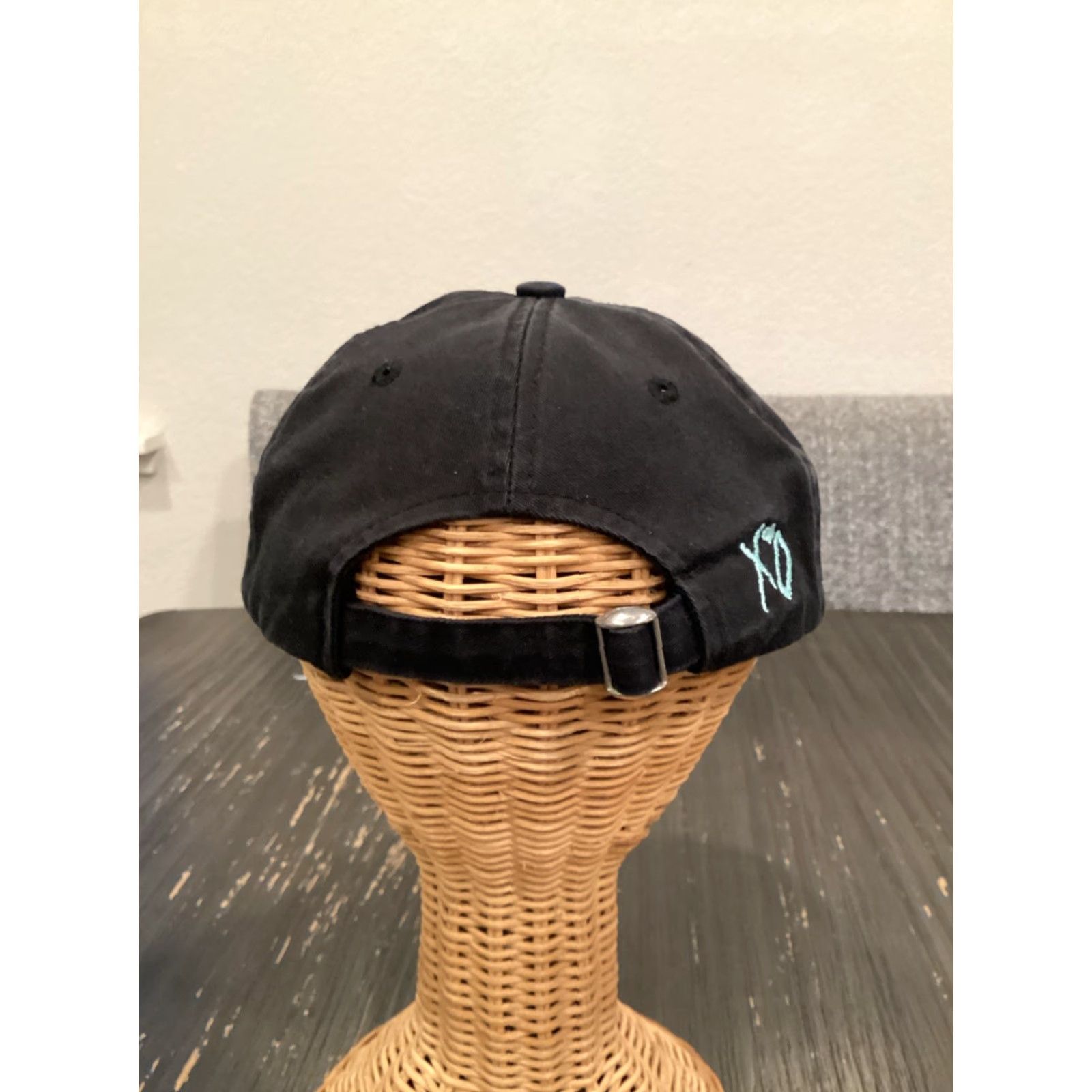 Vintage The Weeknd XO Legend Embroidered Graphic Black Baseball Cap Hat One Size Men Adjustable Cotton Canvas Hat Size ONE SIZE - 3 Thumbnail
