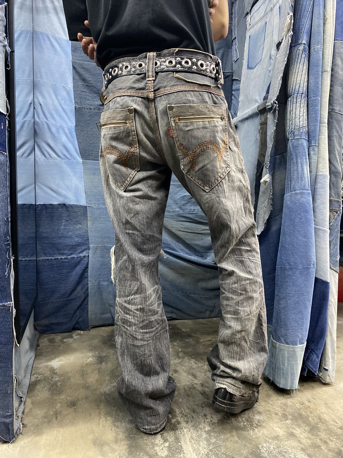 Edwin vintage edwin 503 flared distressed blue trip Size US 29 - 6 Thumbnail