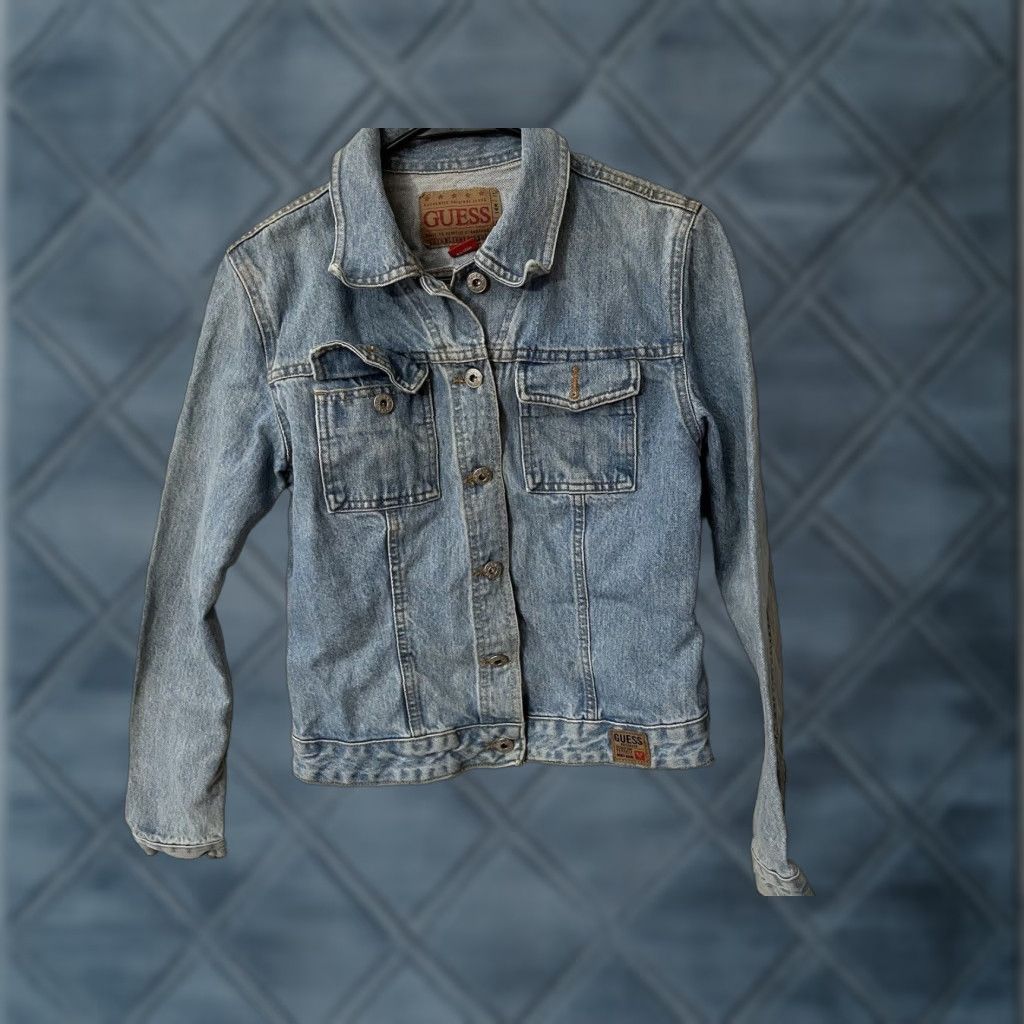 Guess Ladies GUESS Jean Jacket Size Medium D67-62W Light Wash Size 32" / US 10 / IT 46 - 1 Thumbnail