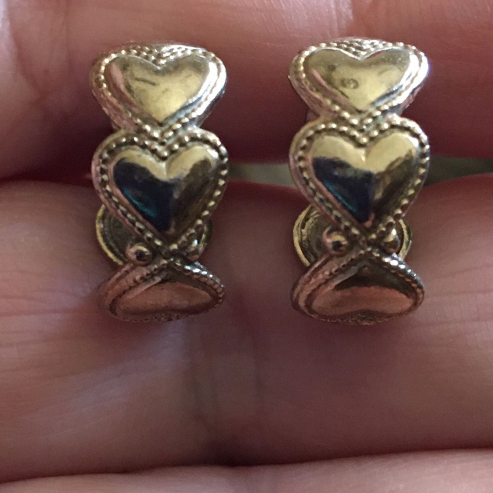 Vintage Vintage 50s gold tone heart screw back earrings Size ONE SIZE - 4 Thumbnail