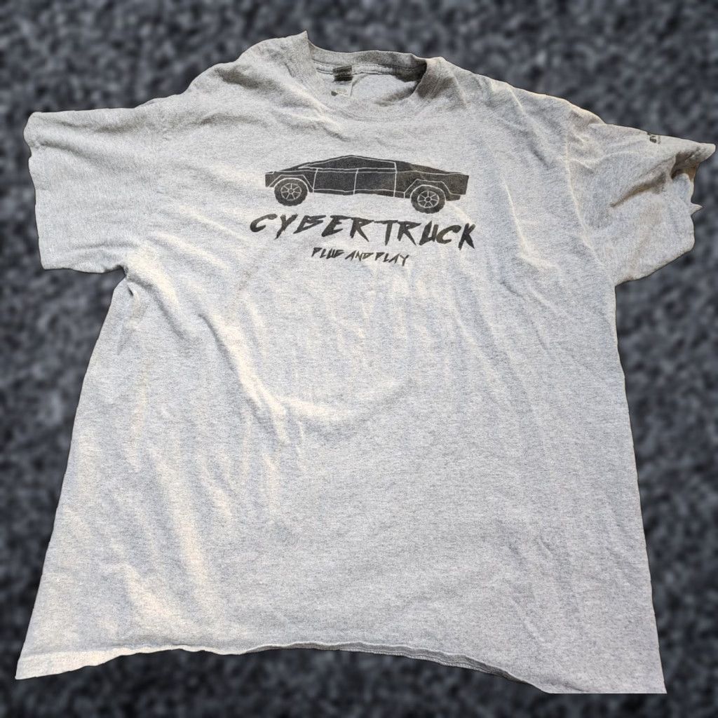 Vintage Mens XL Tesla Cyber Truck Plug and Play Bulletproof T Shirt Size US XL / EU 56 / 4 - 1 Thumbnail