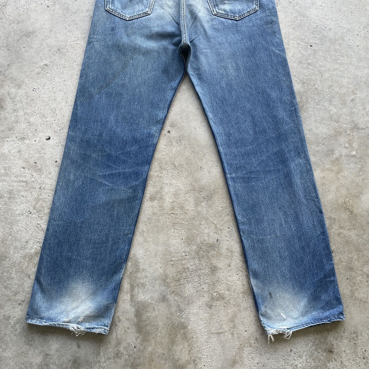 Levi's Vintage Clothing 90s Levi’s 501 USA Vintage Faded Jeans Distressed Pants W36 Size US 36 / EU 52 - 12 Thumbnail
