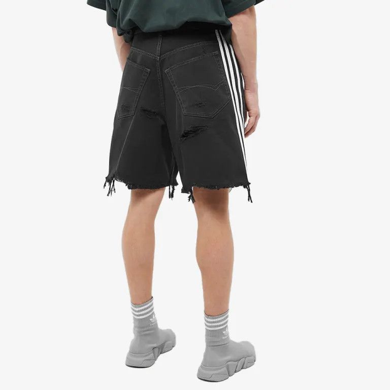Balenciaga o1s1wg110824 Baggy Shorts in Matte Black Size US 28 / EU 44 - 3 Thumbnail
