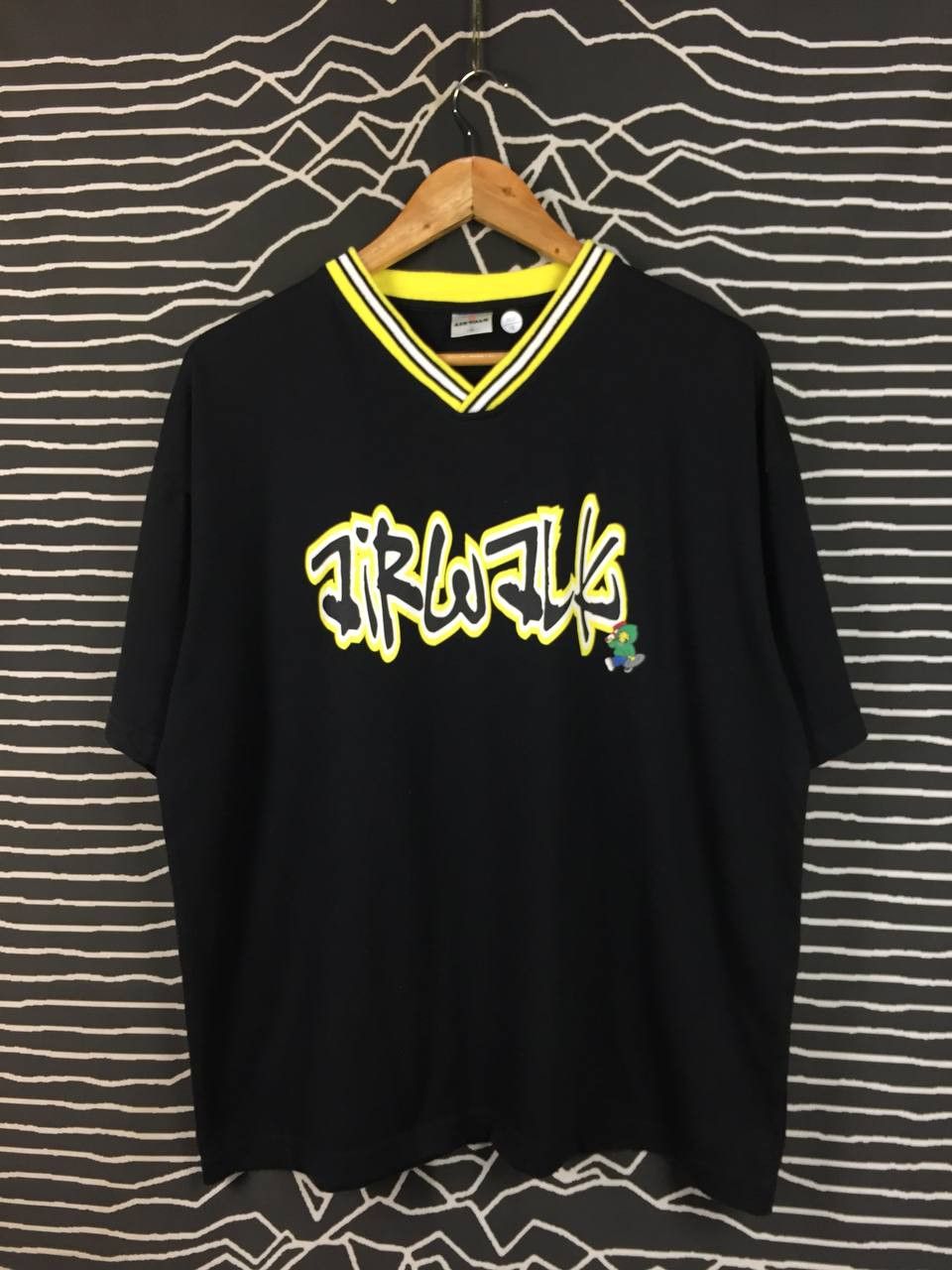 Airwalk Vtg Airwalk Skateboards Daily Dose of Freedom V-Neck Tee Size US XL / EU 56 / 4 - 1 Thumbnail