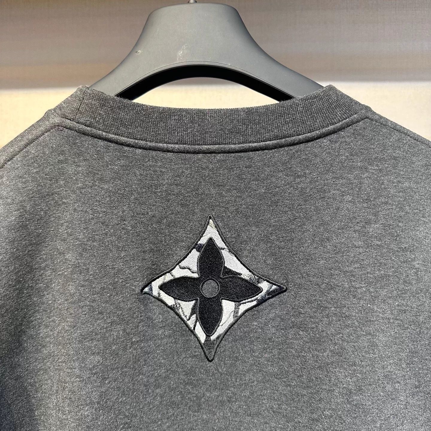 Louis Vuitton LV SS24 Gray Logo Embroidery Zip Sweatshirt XL New Size US XL / EU 56 / 4 - 5 Thumbnail