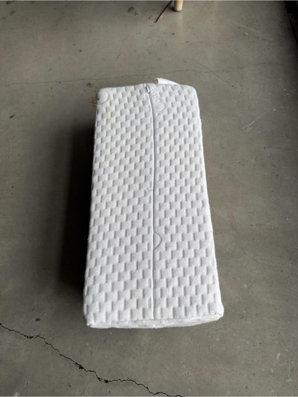 Other Memory Foam Knee Pillow / White Size ONE SIZE - 7 Thumbnail