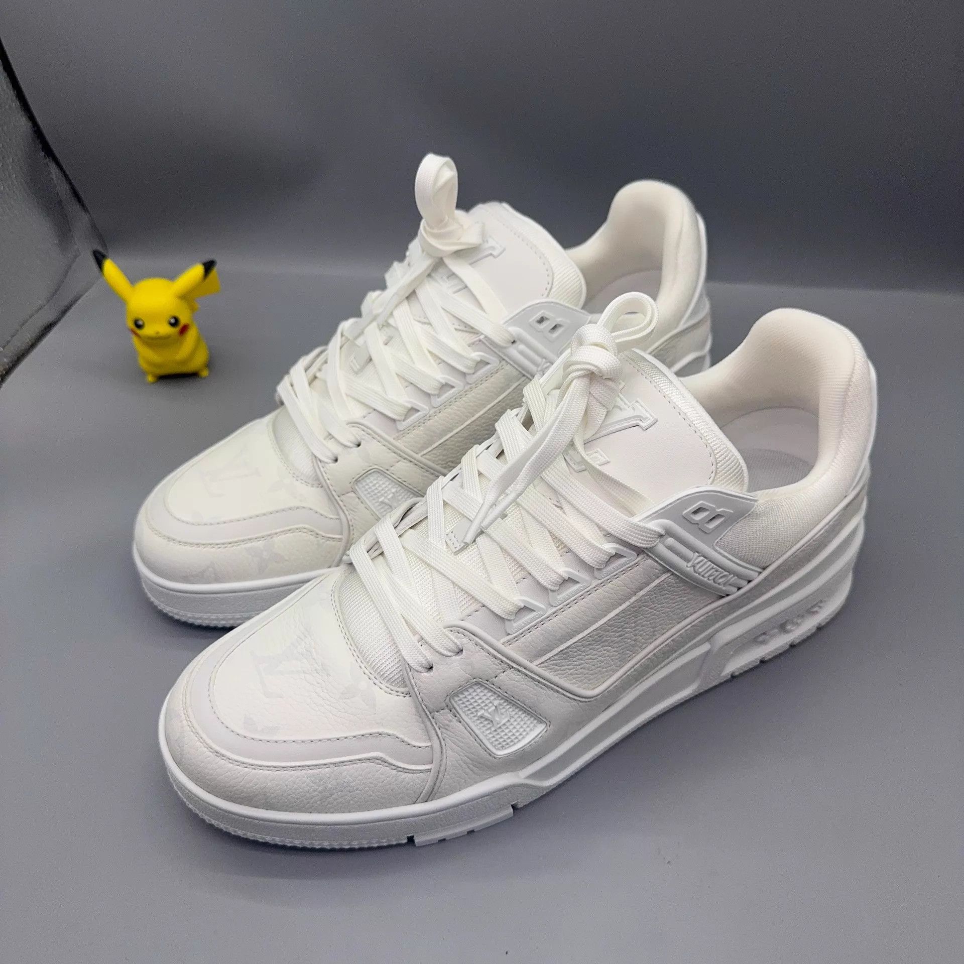 Louis Vuitton LOUIS VUITTON Trainer White 42.5 Size US 9.5 / EU 42-43 - 1 Thumbnail