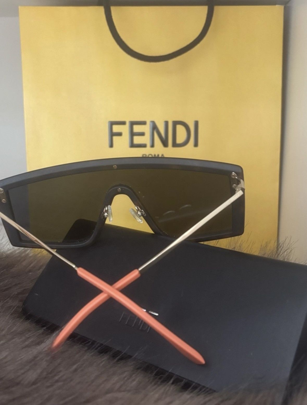 Fendi Fendi Logo Shield Sunglasses Brown Black Gold Tortoise Size ONE SIZE - 2 Thumbnail
