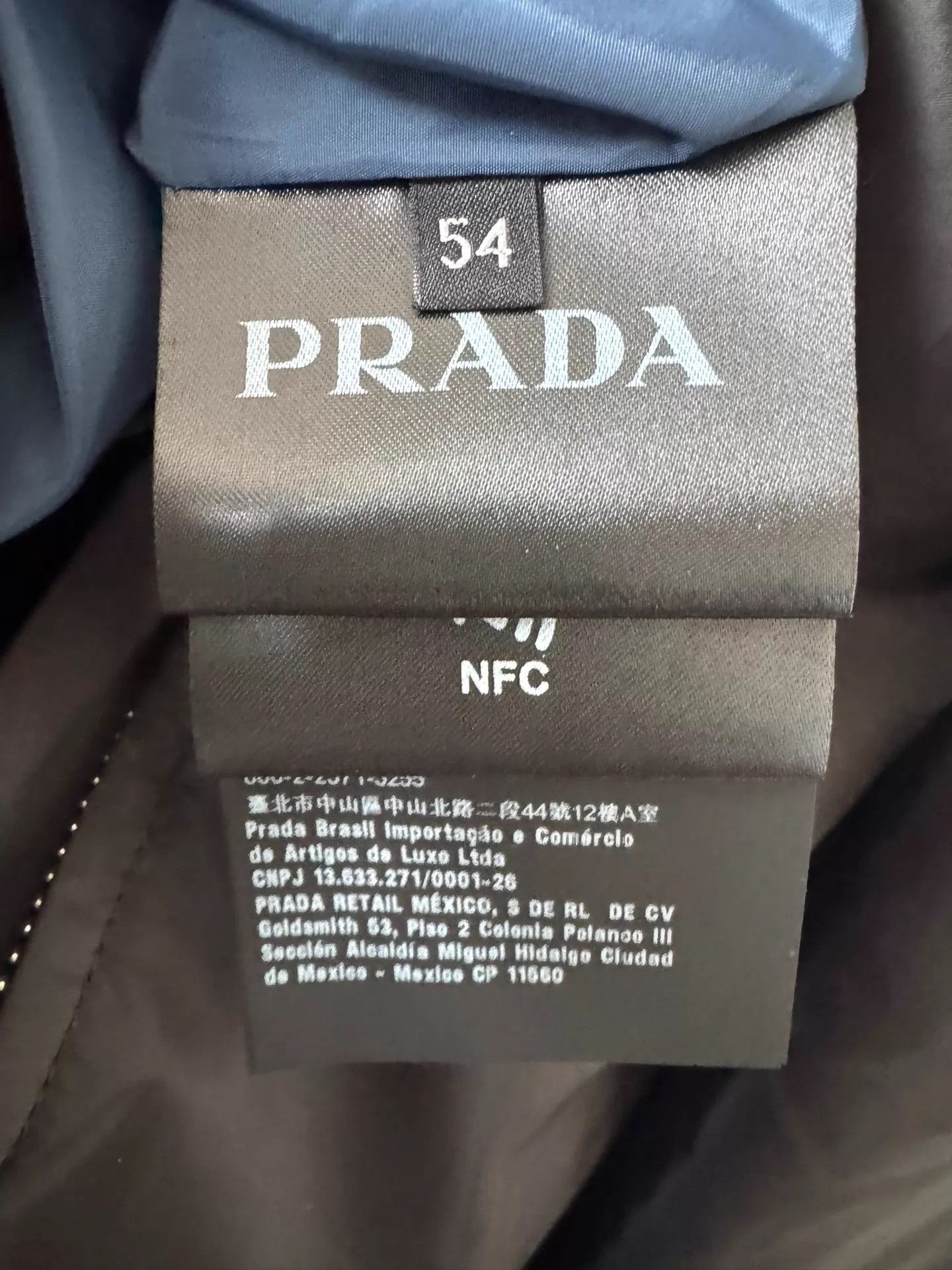 Prada Prada double-faced 54 golden size unworn Size US L / EU 52-54 / 3 - 3 Thumbnail
