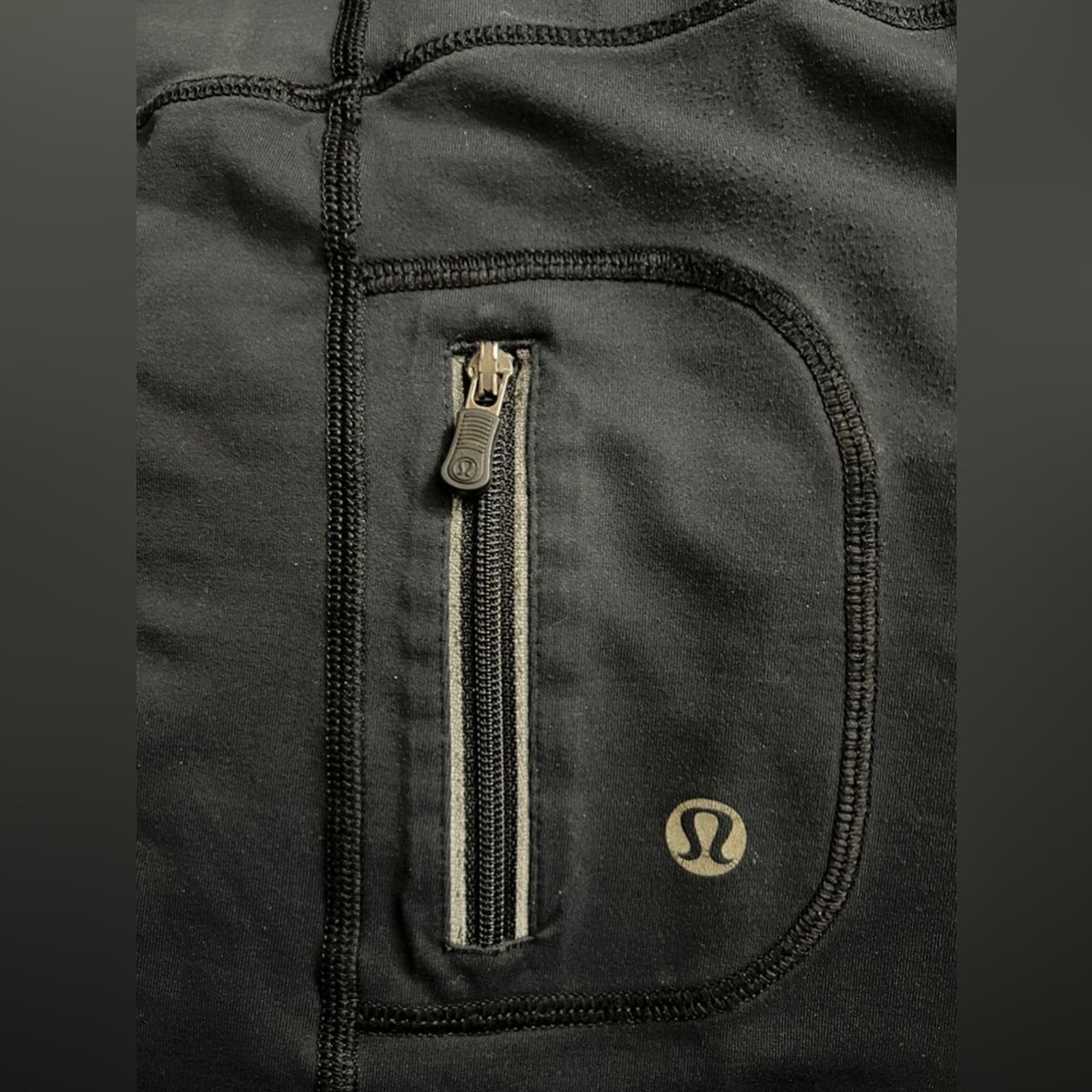 Lululemon Lululemon‎ Women’s Crop, Black/Gray size 8 Size 30" / US 8 / IT 44 - 9 Thumbnail