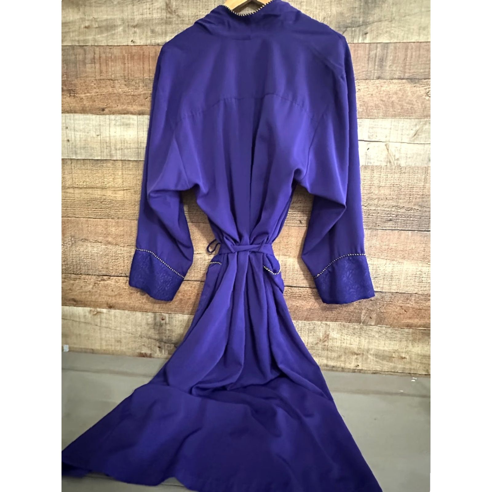 Victoria's Secret VINTAGE Victoria's Secret GOLD LABEL Purple Robe Kimono P/S 100% Polyester Women Robe Retro Sexy Mens? Ladies? Size ONE SIZE - 2 Thumbnail