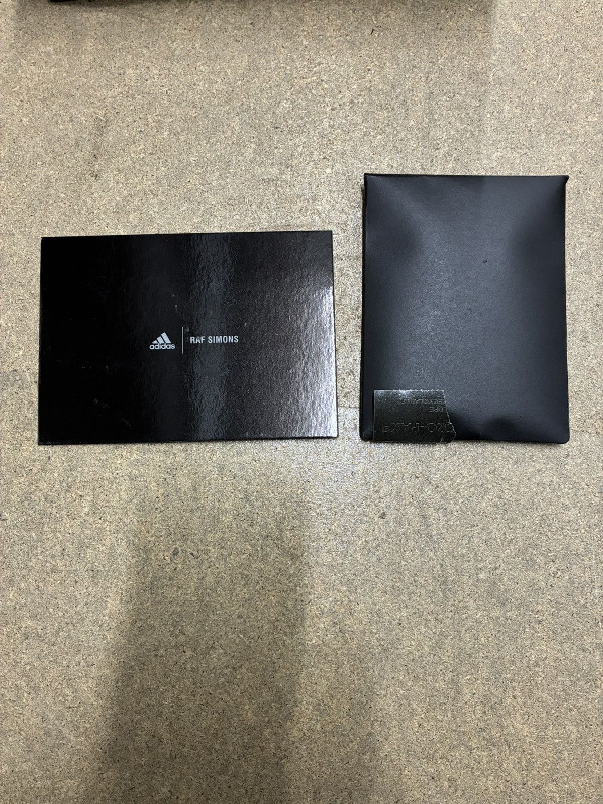 Adidas × Raf Simons RAF SIMONS ADIDAS RS REPLICANT OZWEEGO SIZE 10 Size US 10 / EU 43 - 6 Thumbnail