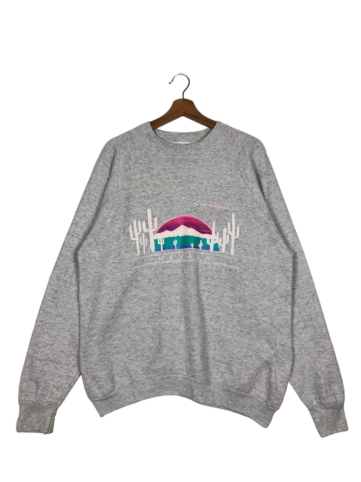 Vintage 🔥90’s Vintage Crewneck Sweatshirt Revada Los Vegas Hawaii Size US XL / EU 56 / 4 - 1 Thumbnail