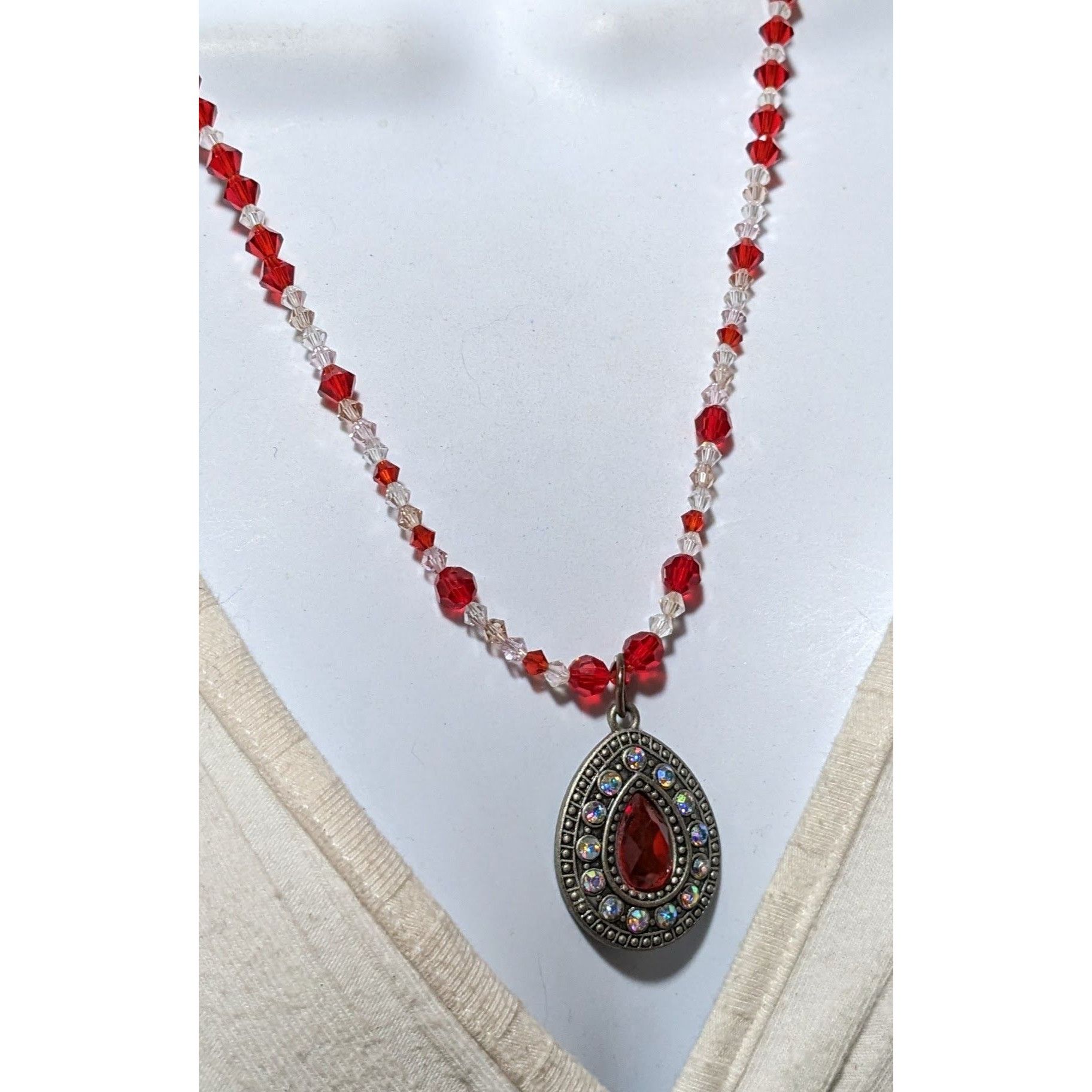 Other Vampire Glam Glass Beaded Teardrop Necklace Size ONE SIZE - 8 Thumbnail