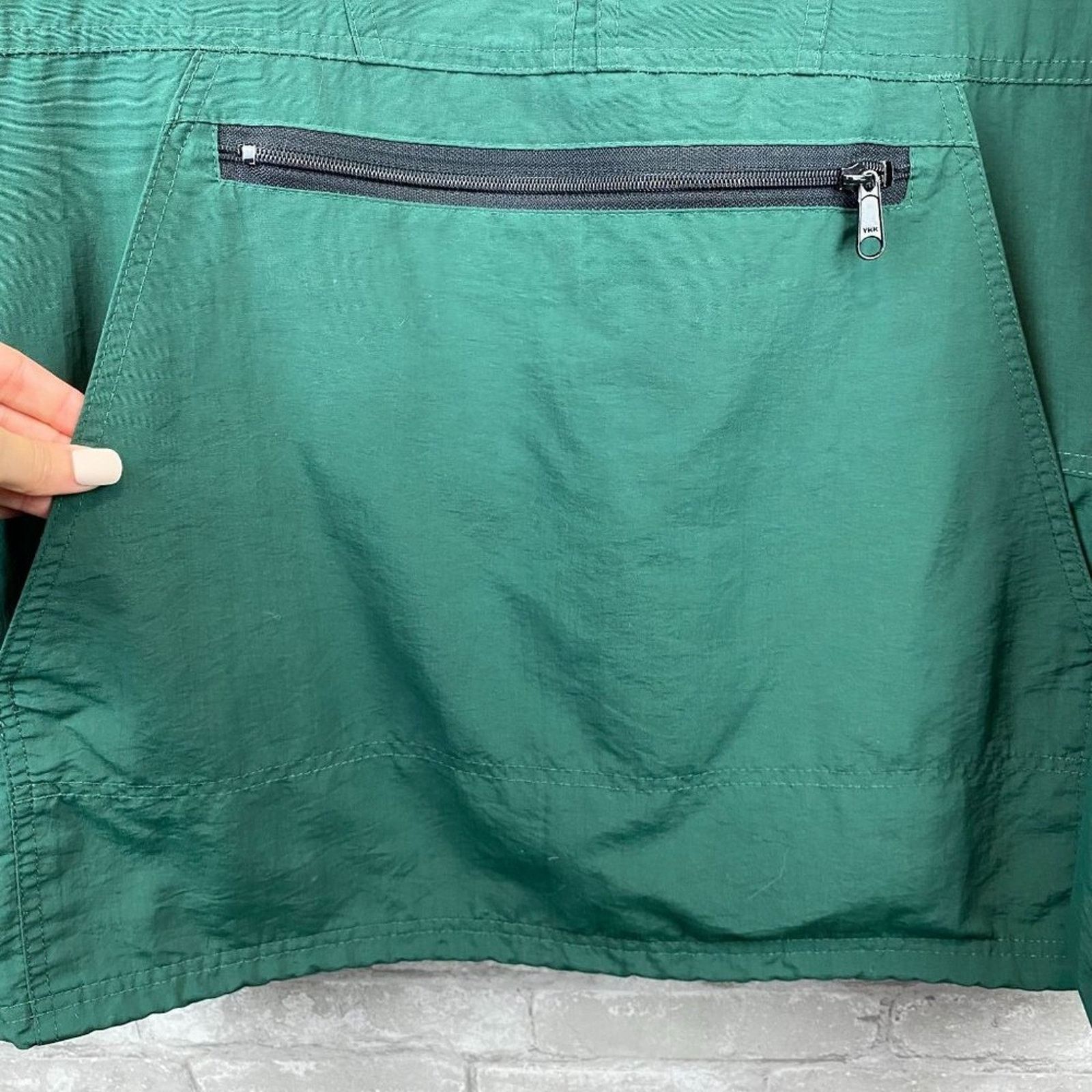 Vintage Vintage Woolrich Hunter Green Nylon Windbreaker Men's M Size US M / EU 48-50 / 2 - 6 Thumbnail