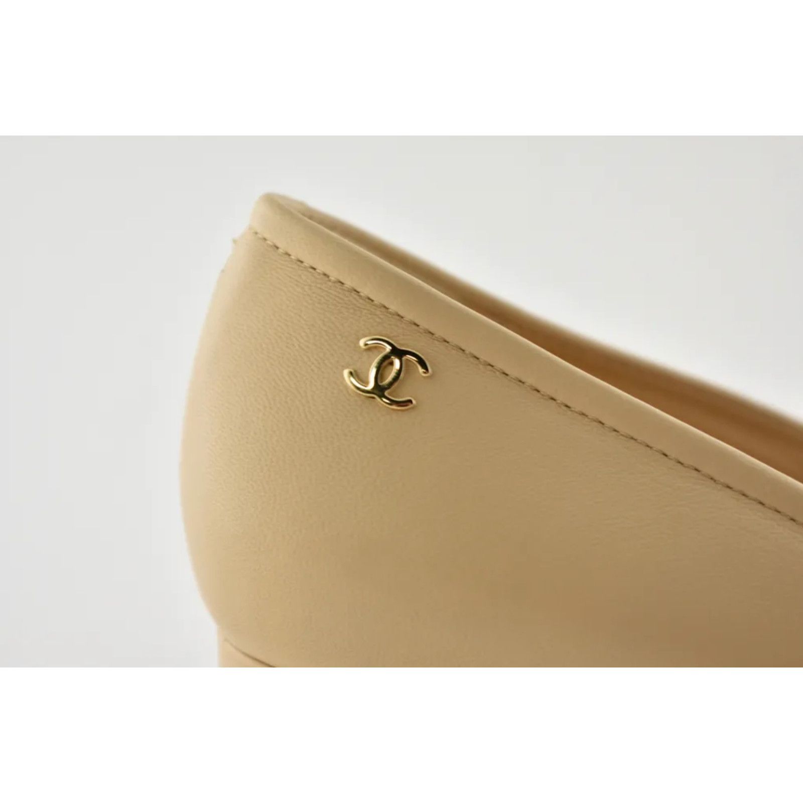 Chanel 20P Lambskin Leather CC Pearl Sandal Low Block Heel Pump 37 Size US 7 / IT 37 - 4 Thumbnail