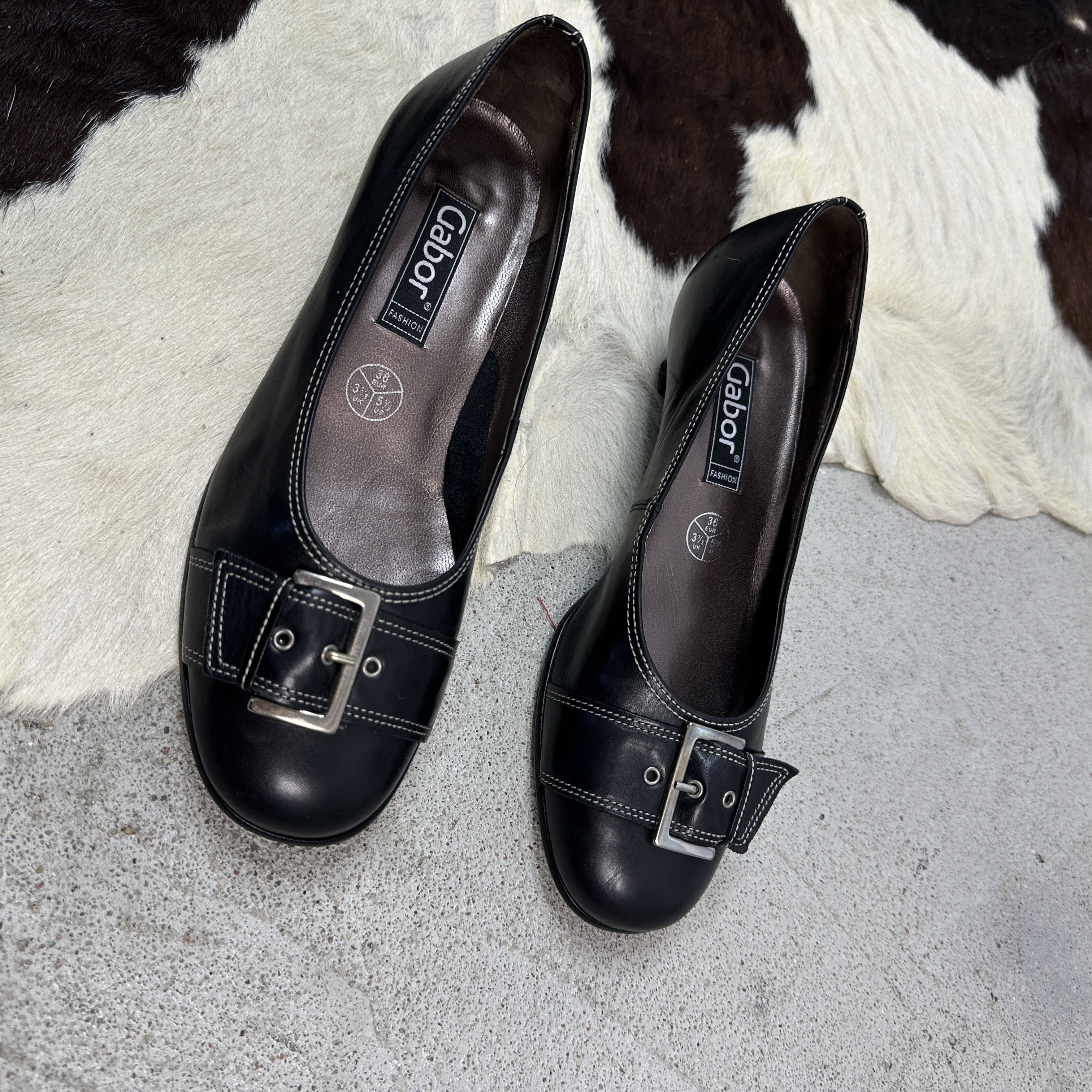 Vintage Vintage Avant Garde Y2K Buckled Kitten Heels Leather Shoes Size US 5 / IT 35 - 2 Thumbnail