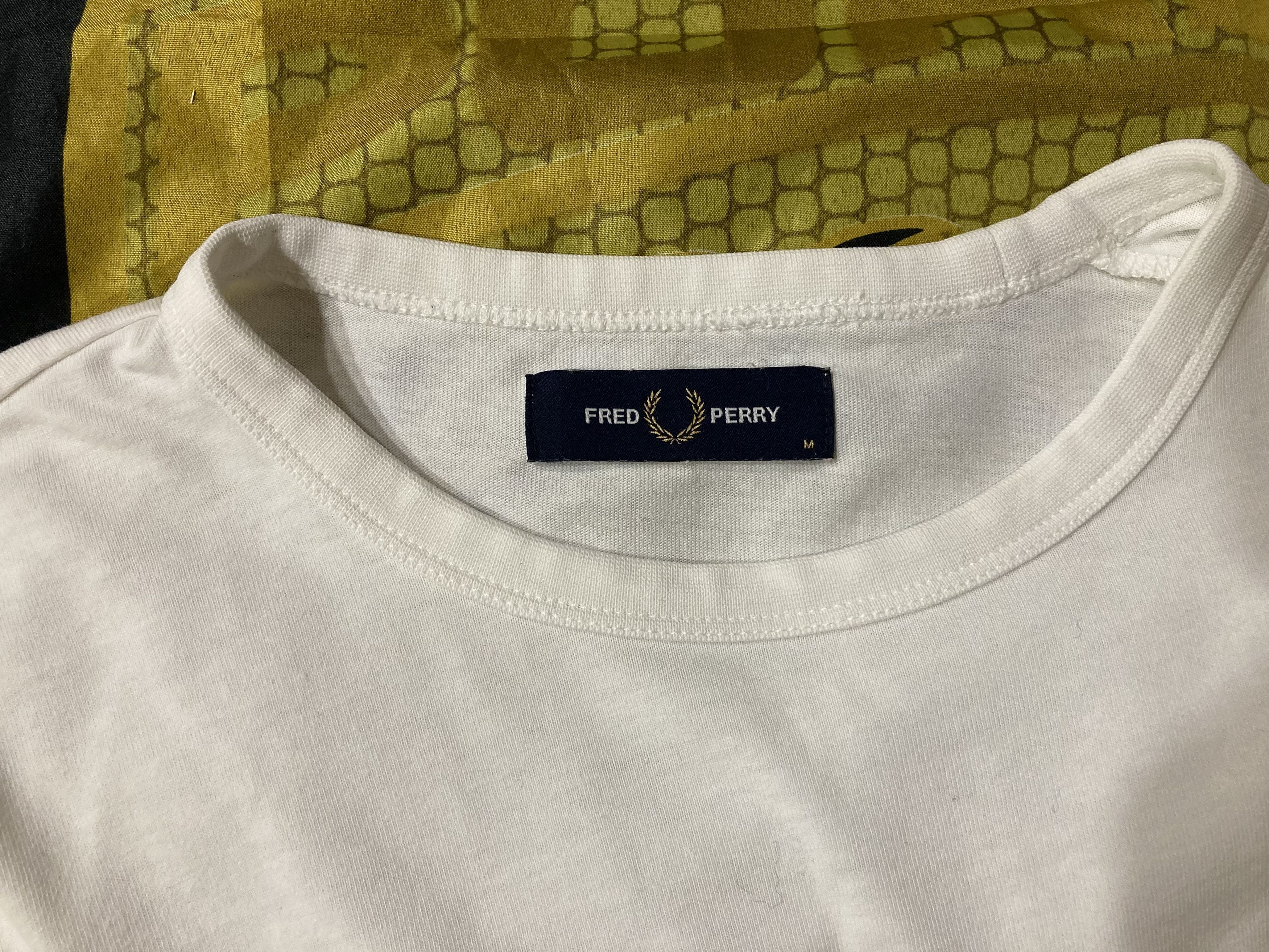 Fred Perry Fred Perry laurel wreath and badge long sleeve top Size US S / EU 44-46 / 1 - 5 Thumbnail