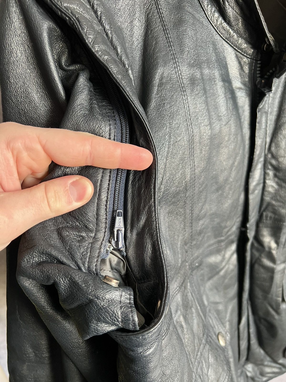 Genuine Leather Vintage Genuine Leather Bomber Jacket 90s Transformer Vest Size US L / EU 52-54 / 3 - 8 Thumbnail